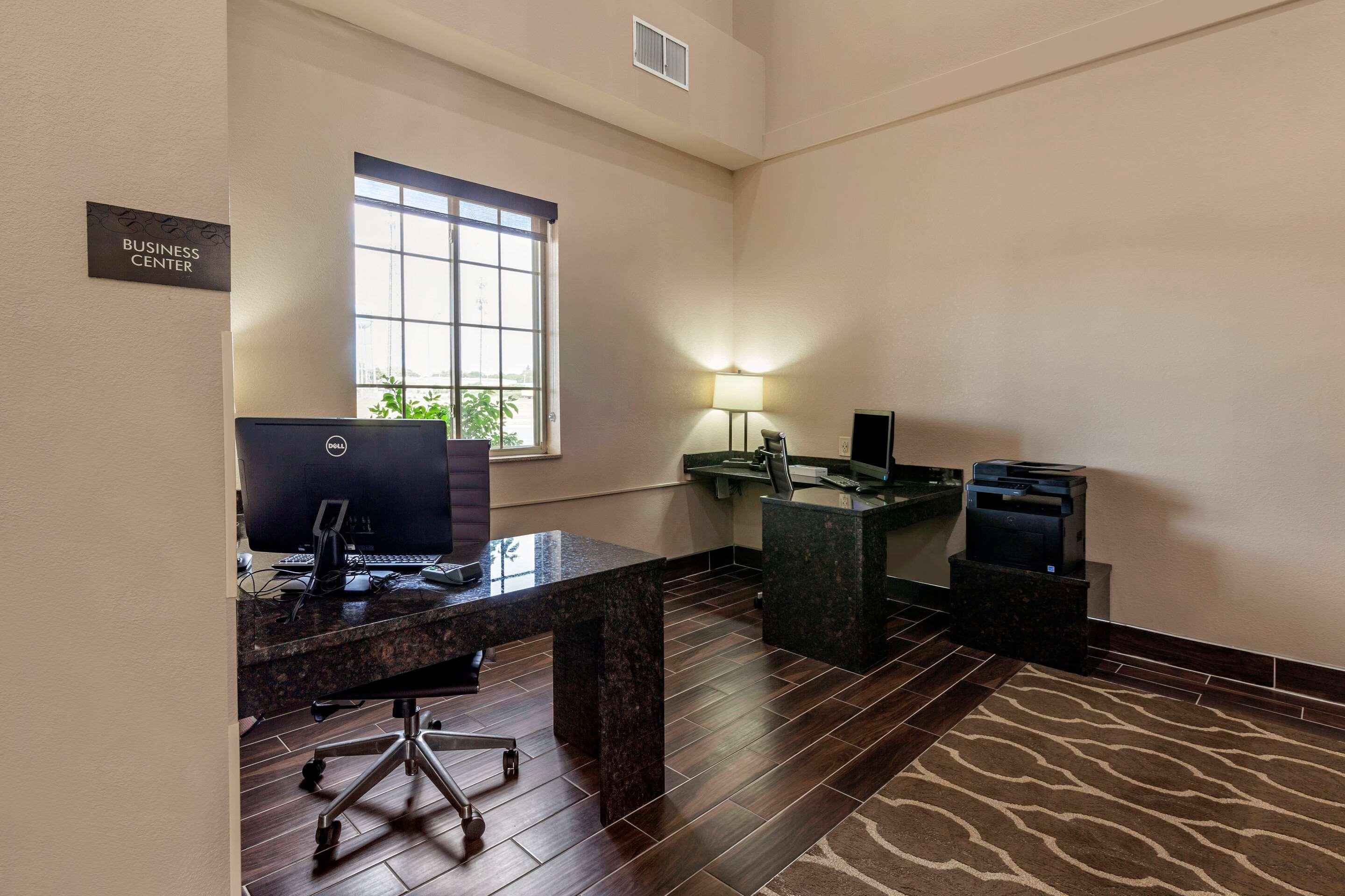 Centro de Negocios Comfort Suites Delavan - Lake Geneva Area