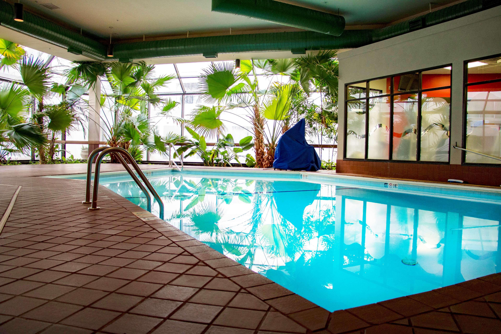 Vista Piscina DoubleTree by Hilton Hotel Wichita Airport