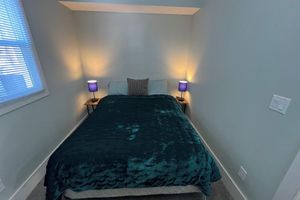 Alquiler Vacacional - 1 Bed 1 Bath Cozy Apartment NE CR Close to Coe College and Mt. Mercy University