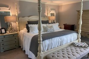 Alquiler Vacacional - 4 bedroom home with a touch of country close to UA