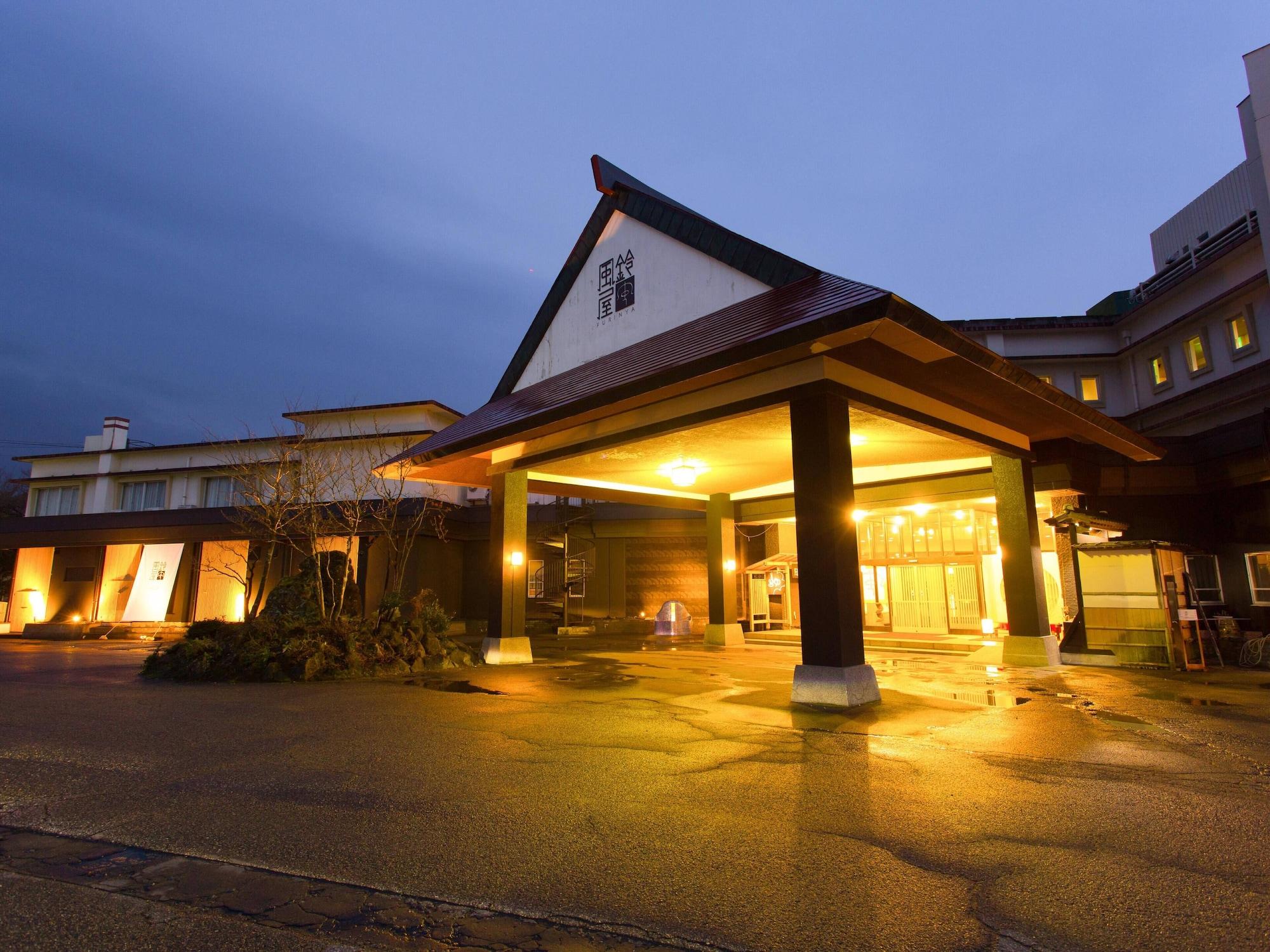 Vista Exterior Furinya