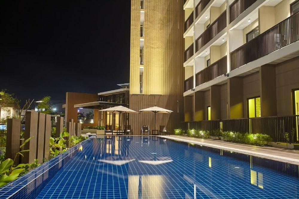 Vista Piscina Quest Hotel Tagaytay