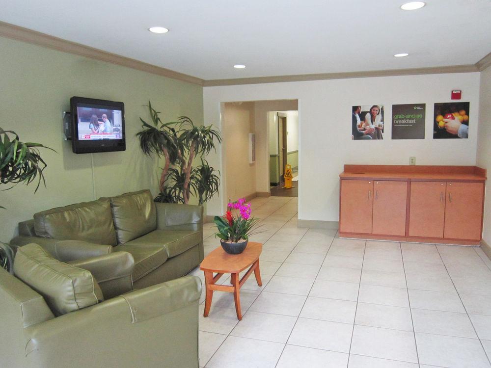 Vista Lobby Extended Stay America Suites West Palm Beach Northpnt Corpor
