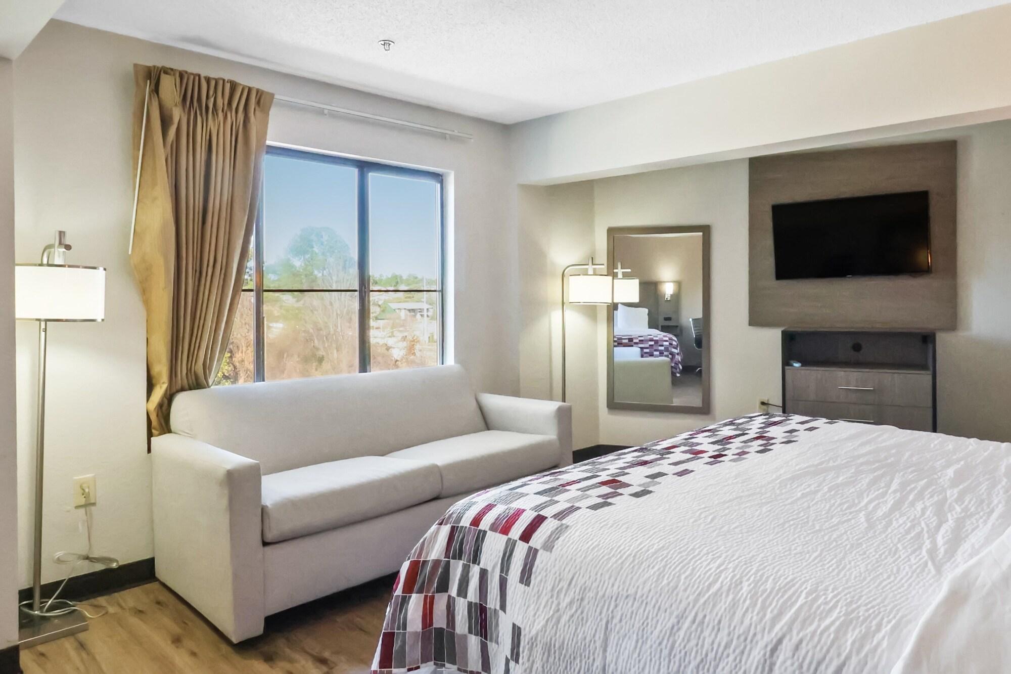 Habitación Red Roof Inn & Suites Fayetteville - Fort Bragg