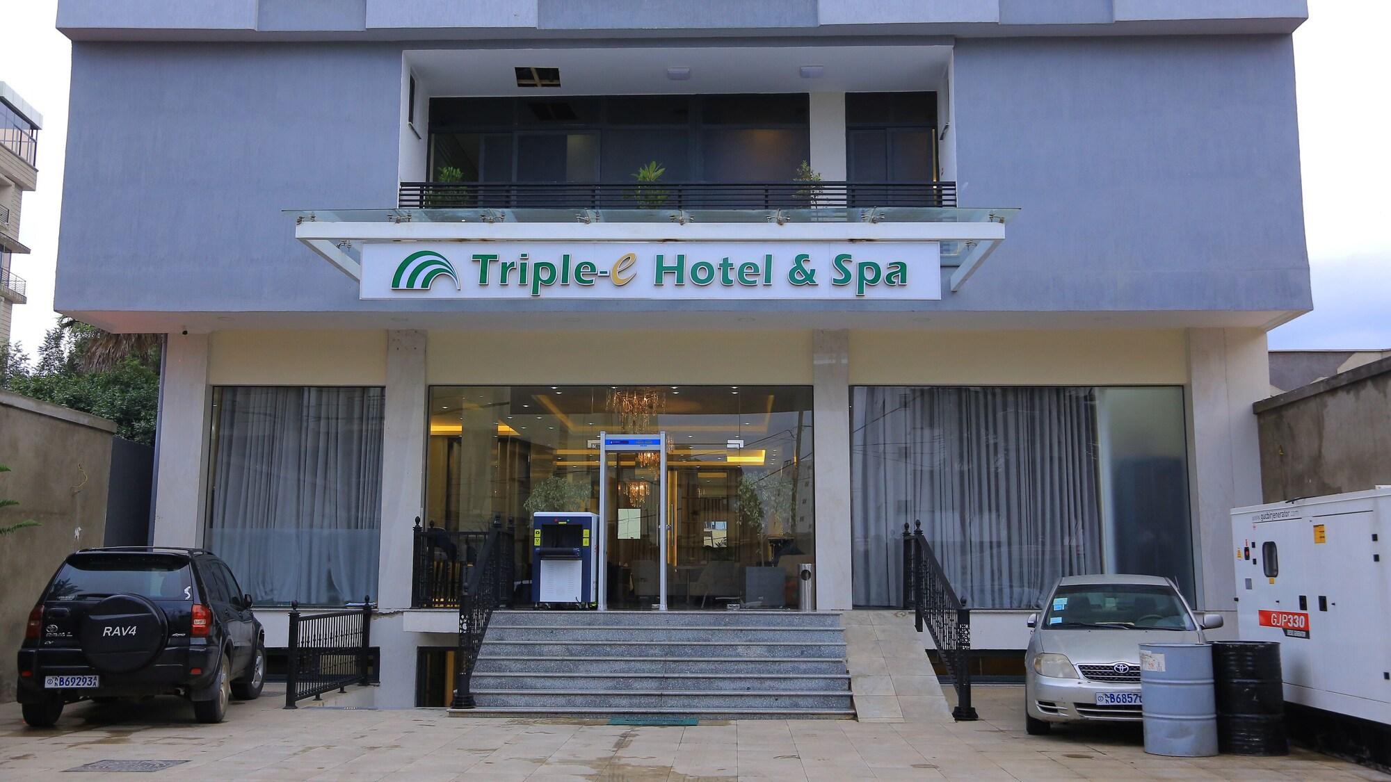 Vista Exterior Triple-e Hotel and Spa