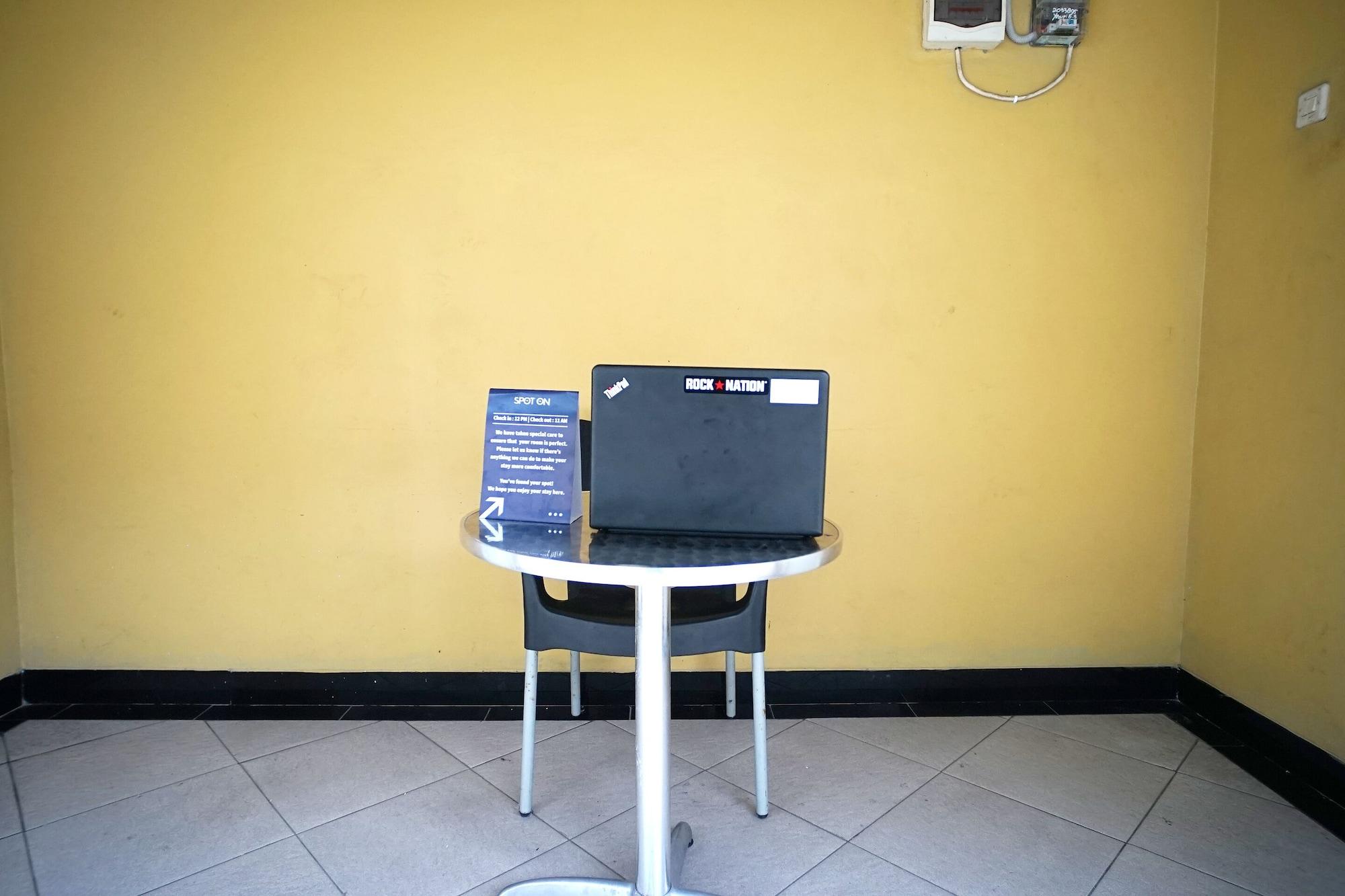 Vista Lobby SPOT ON 2729 Marzan Syariah Guest House