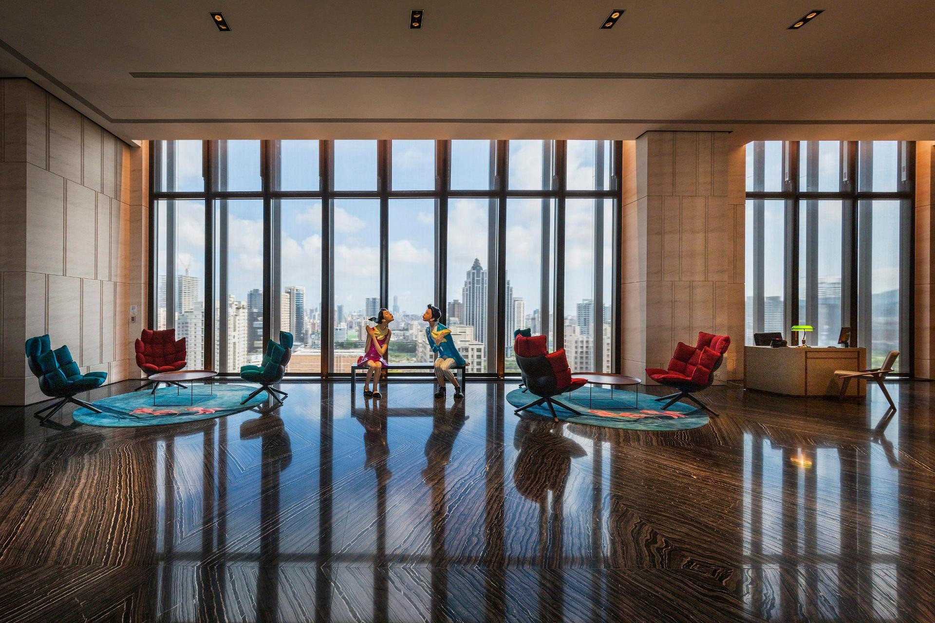 Vista Lobby H2O Hotel