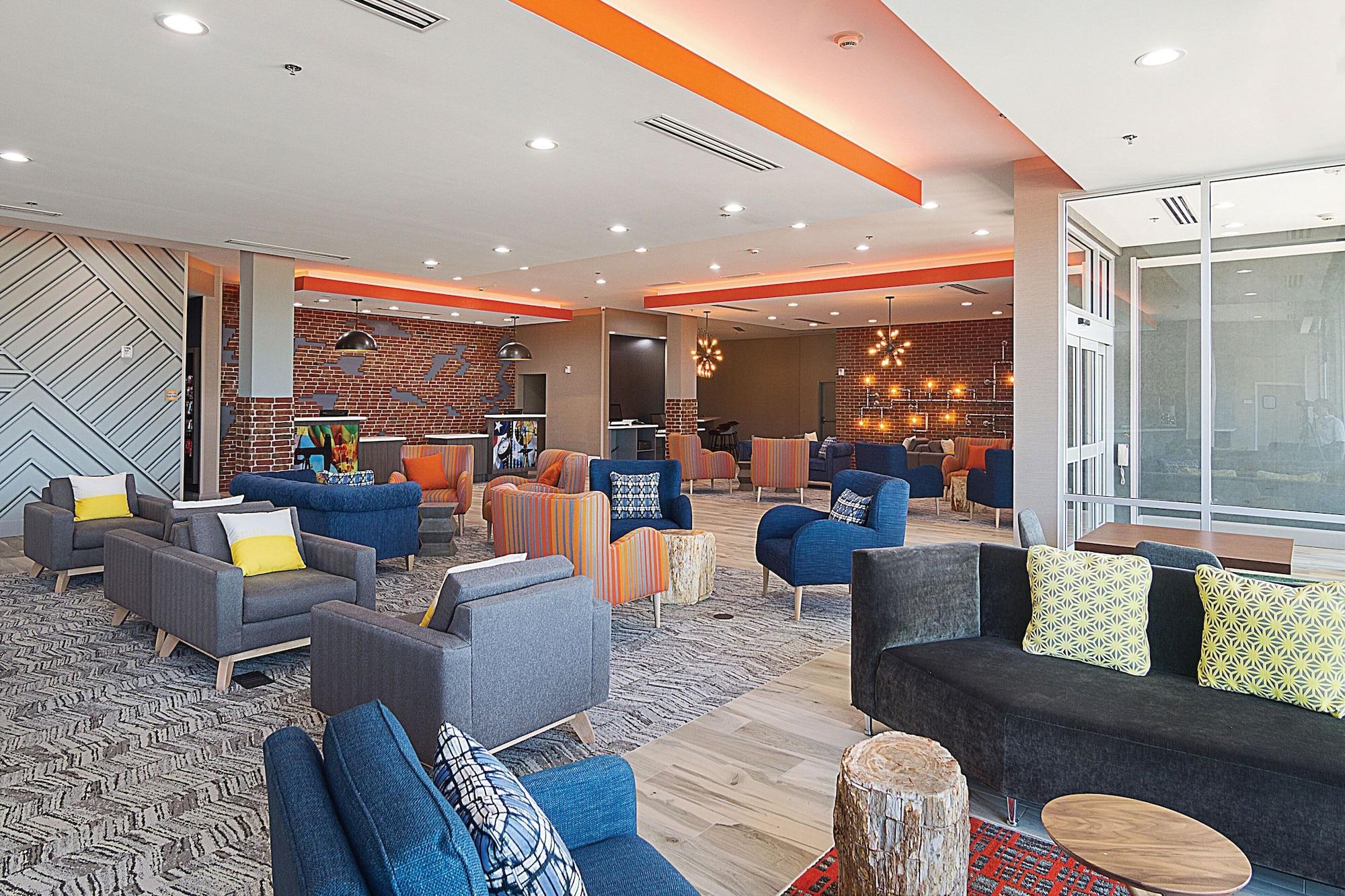 Vista Lobby Four Points by Sheraton Plano