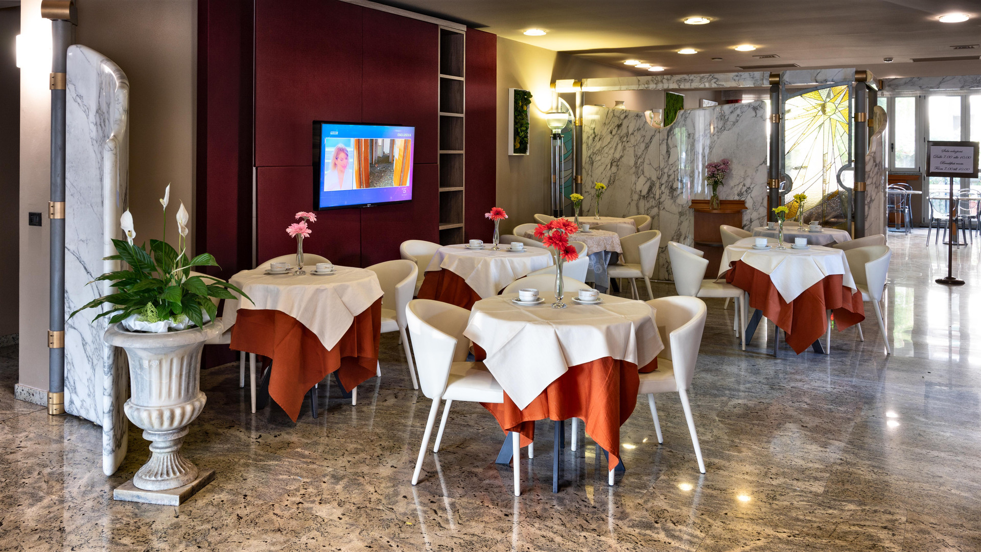 Bar/Salón Hotel Sunflower