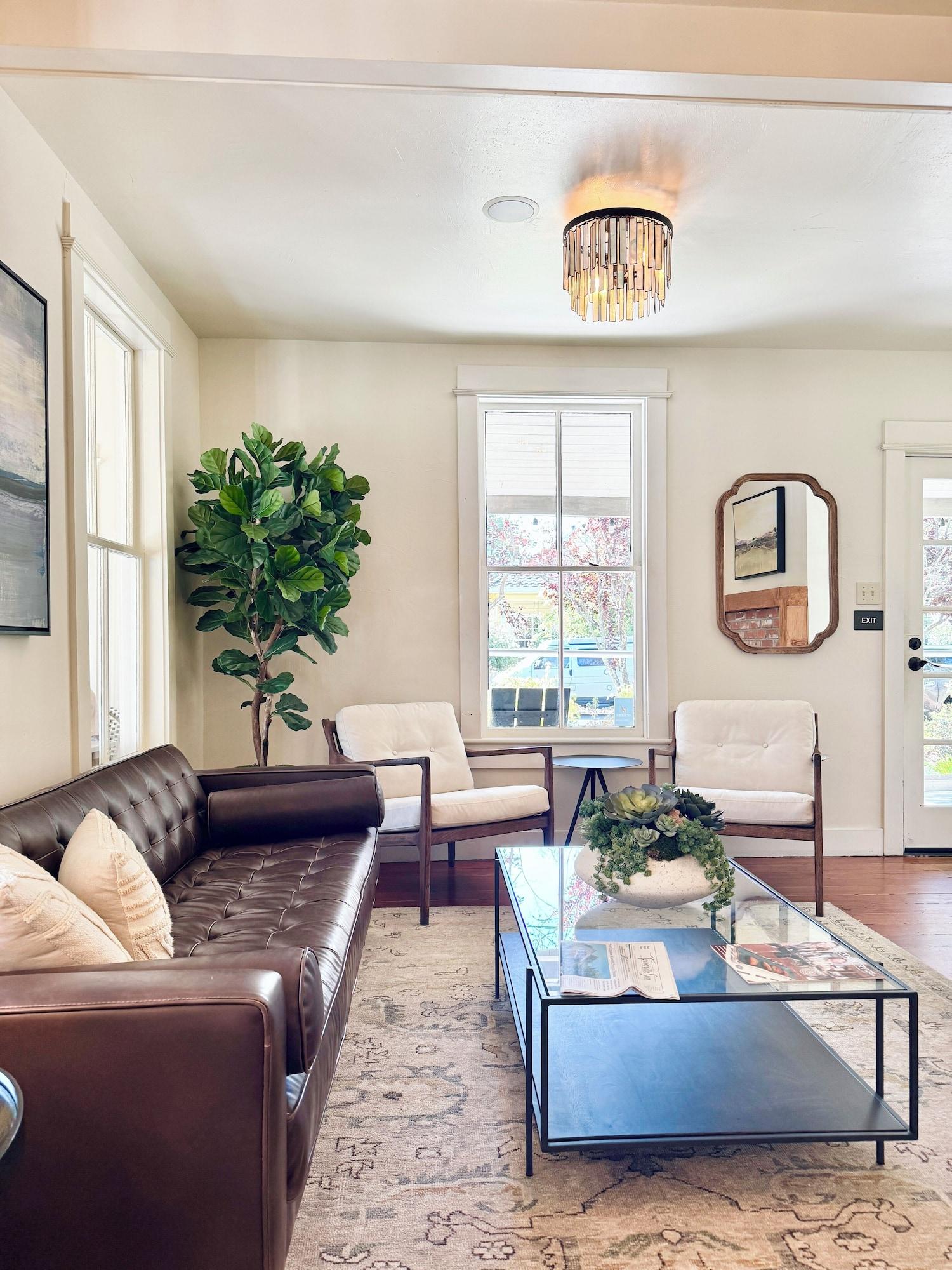 Vista Lobby Lavender, A Four Sisters Inn