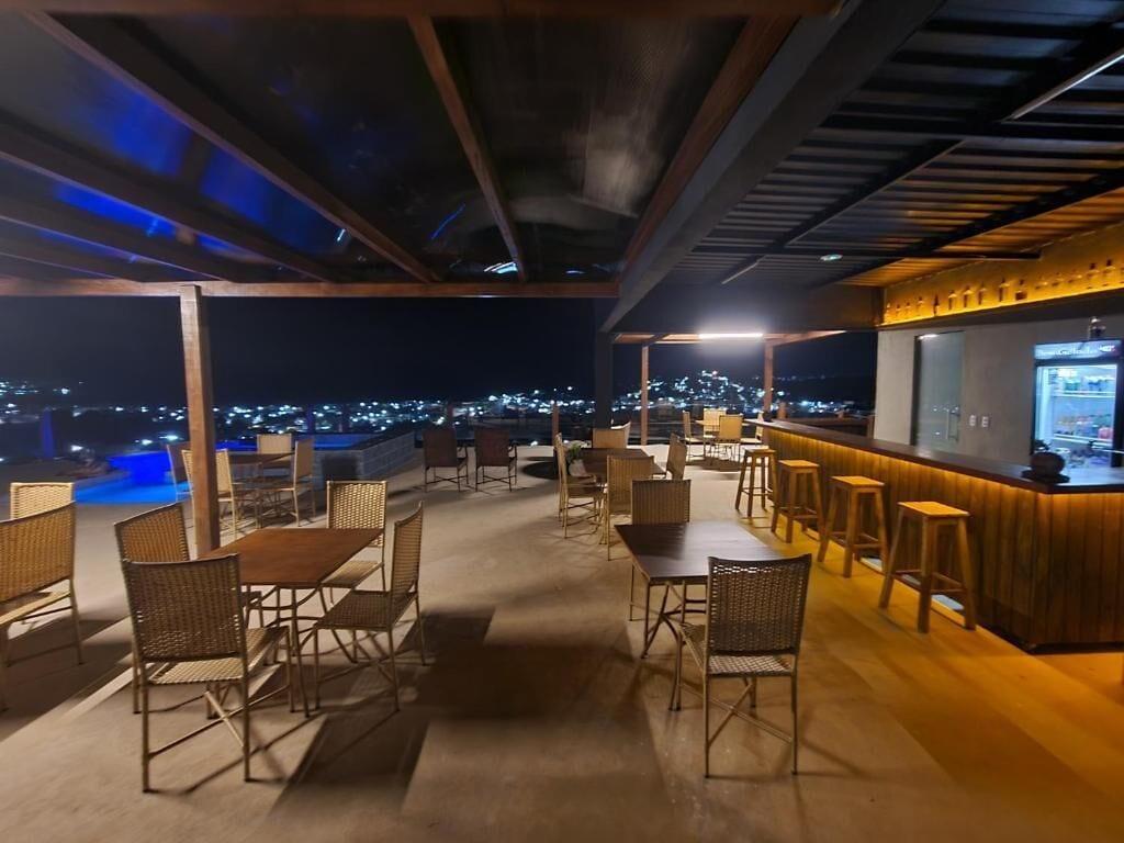 Bar/Salón Terraço