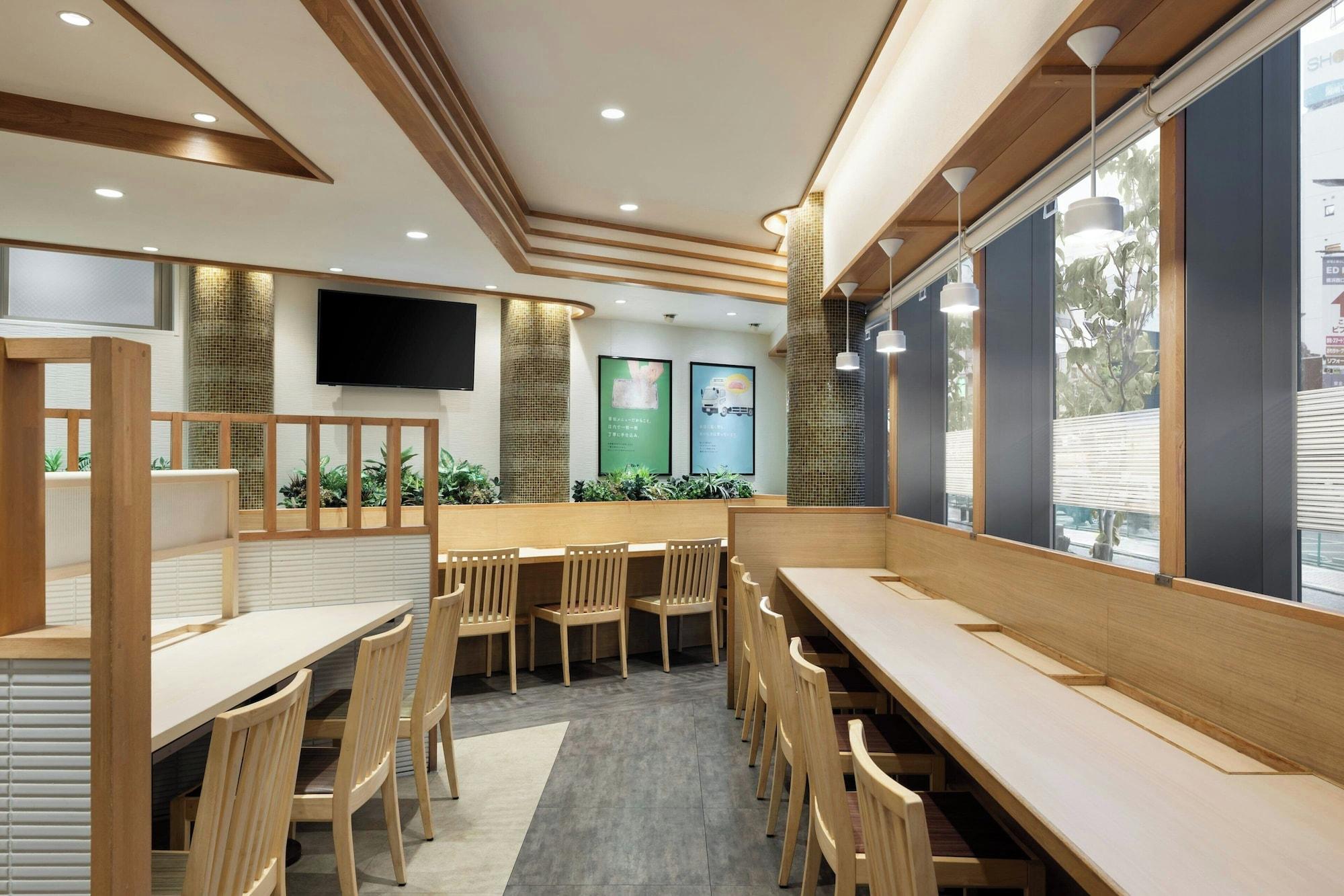 Restaurant Four Points Flex by Sheraton Yokohama West