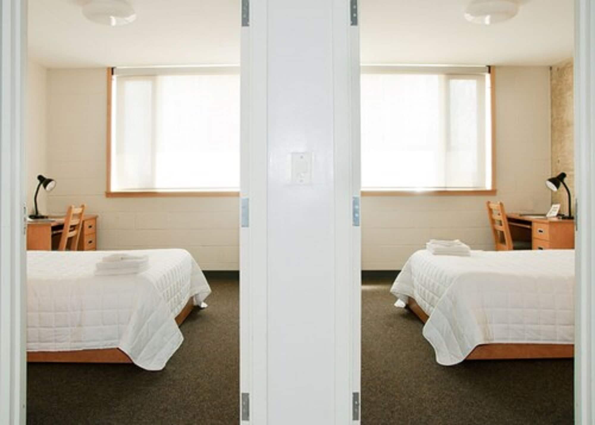 Varios Humber College Lakeshore Campus Residence