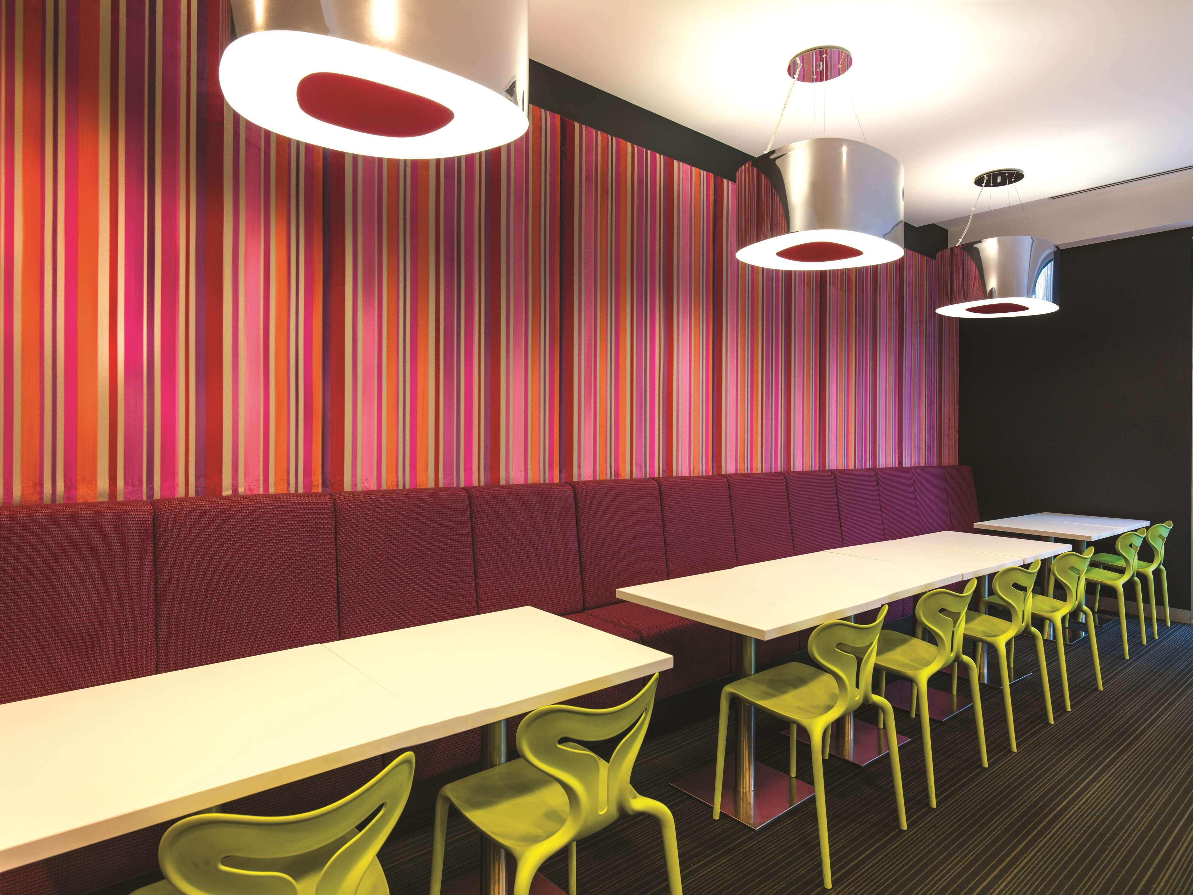 Restaurant Travelodge Hotel Melbourne Docklands