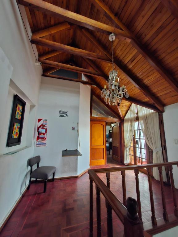 Corredores / Escaleras Why not Guemes