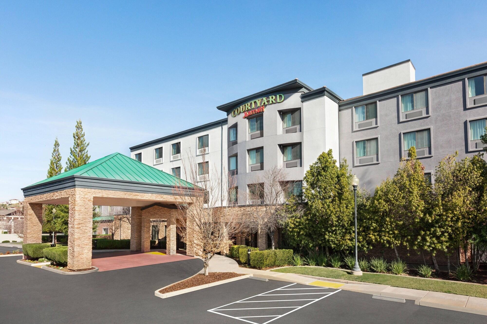 Vista Exterior Courtyard by Marriott Sacramento Folsom