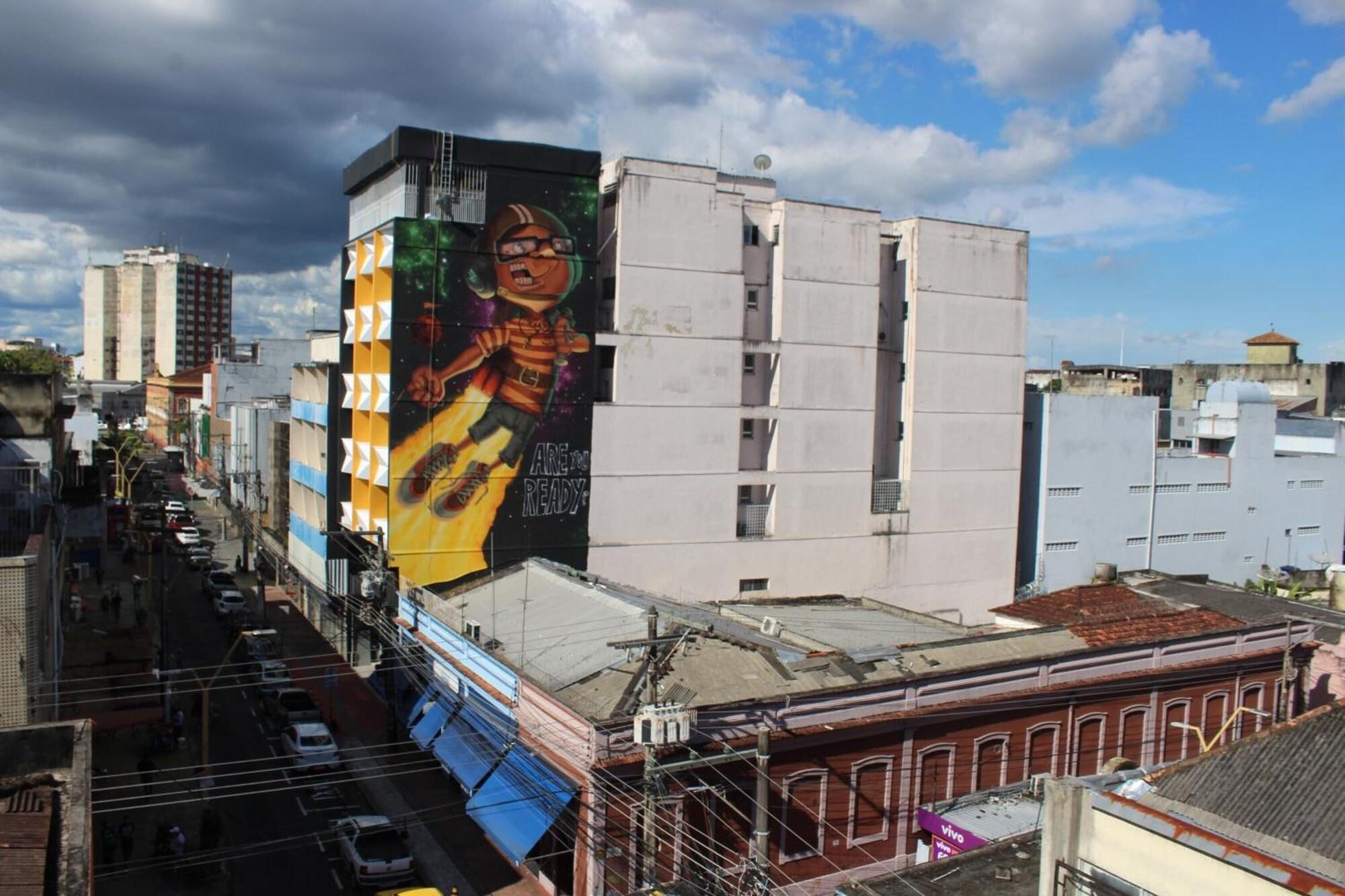 Vista Exterior Mural Living Hotel Manaus