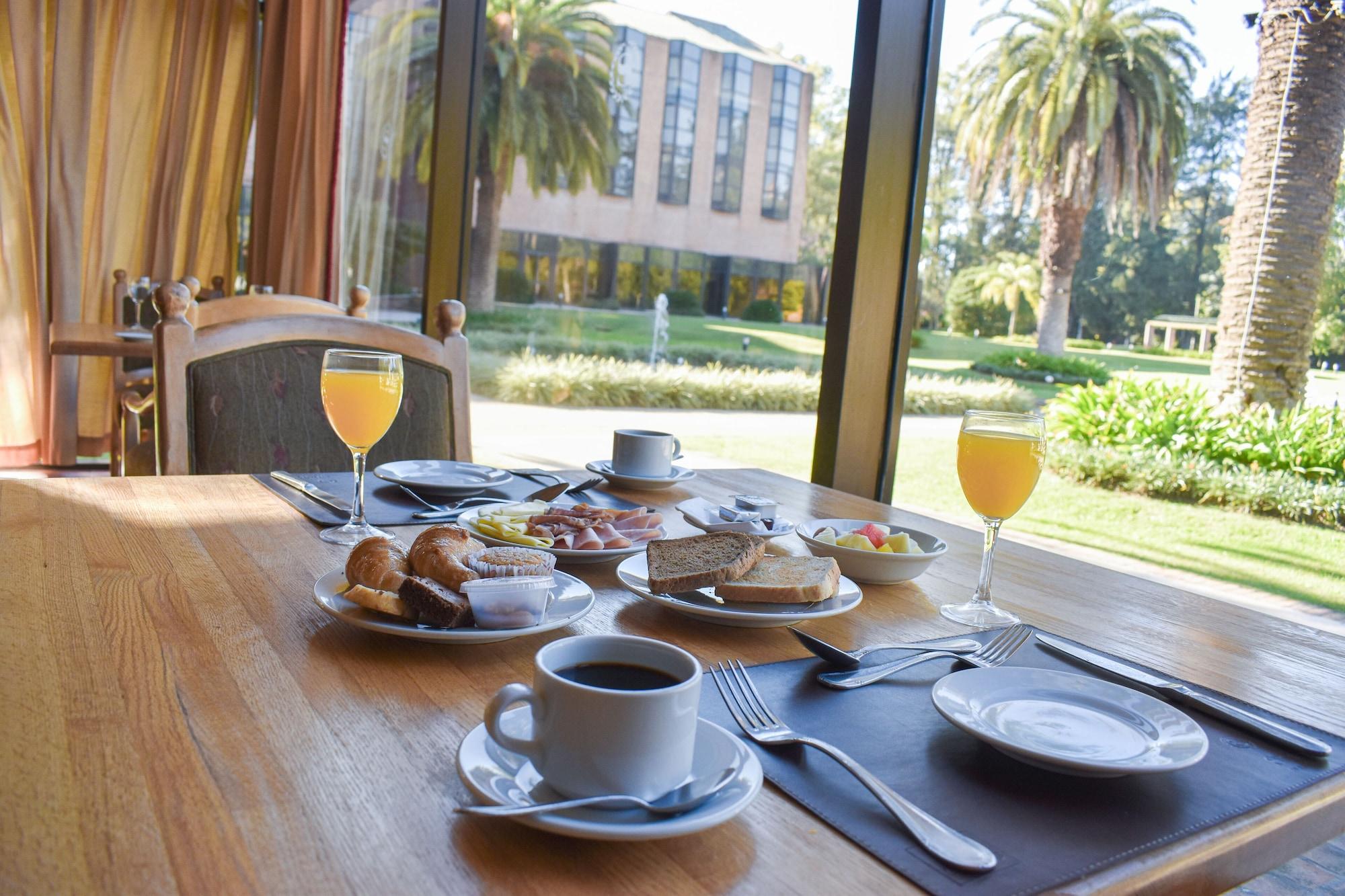 Restaurant Sheraton Pilar Hotel and Convention Center