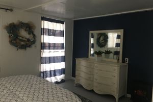 Alquiler Vacacional - Wake up with the lake as your front yard!  3bd/1bth with land access & boat slip