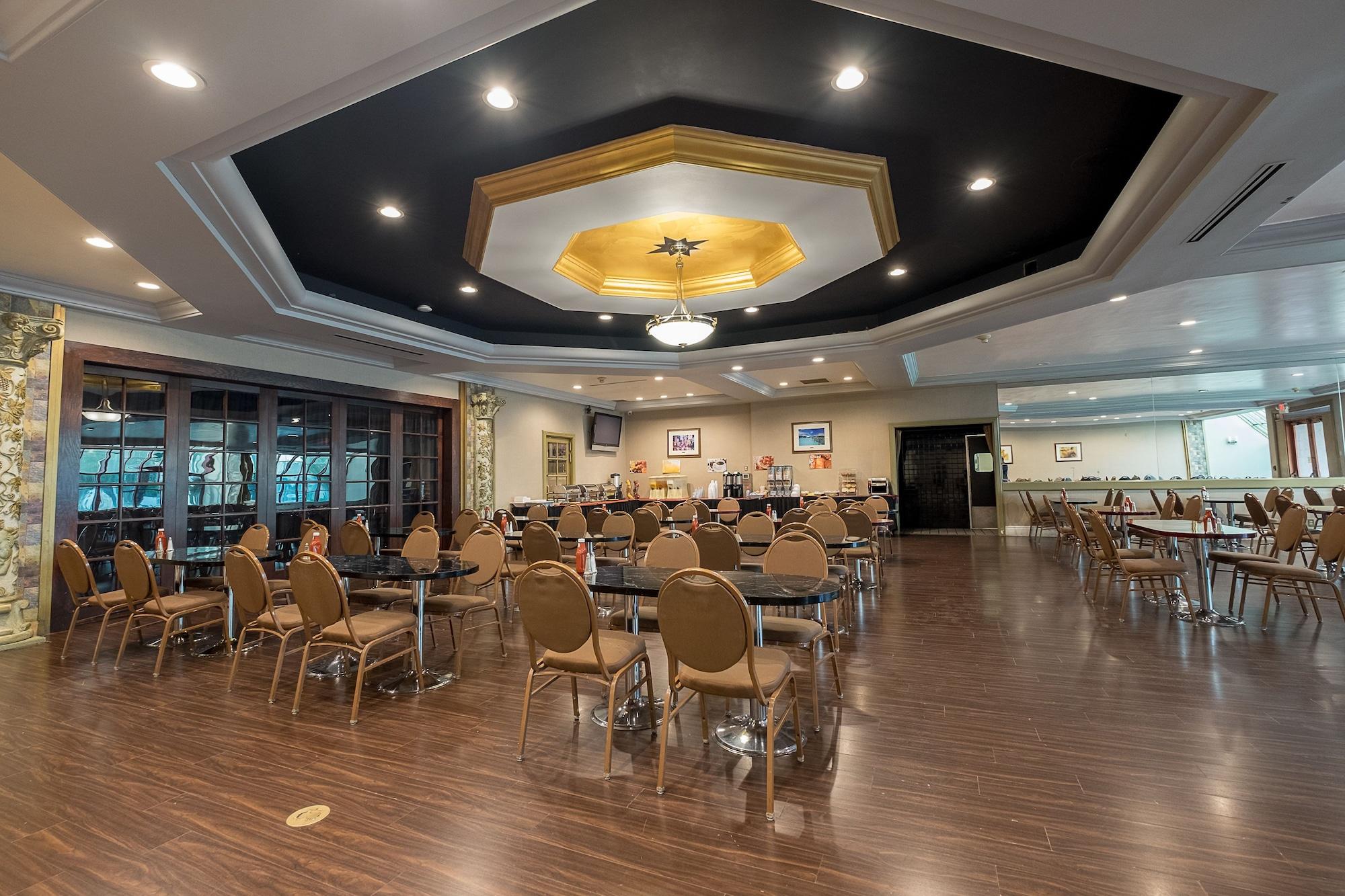 Restaurant Howard Johnson Hotel&Conf Cntr by Wyndham Fullerton/Anaheim