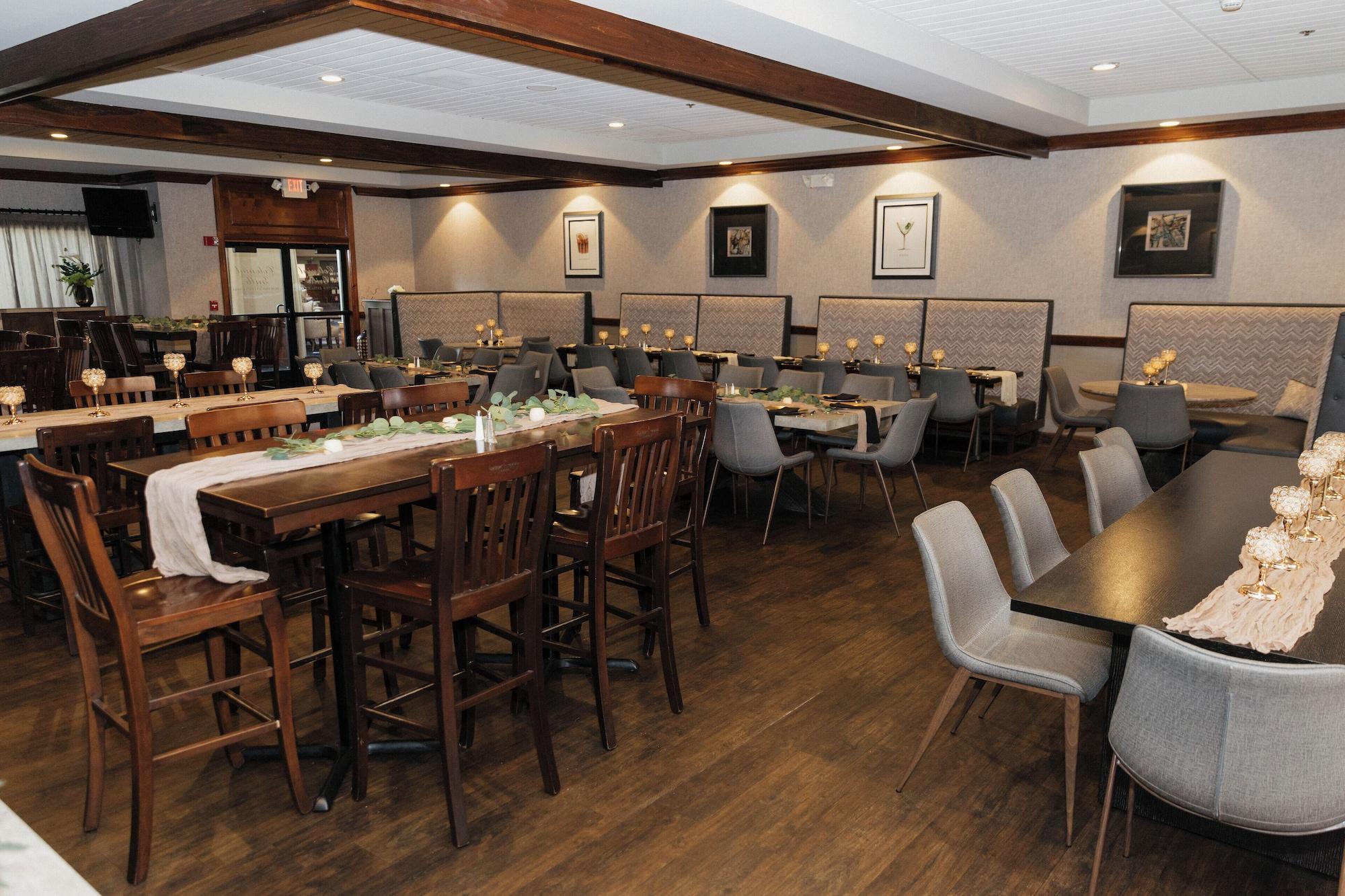 Restaurant The Colonial Hotel