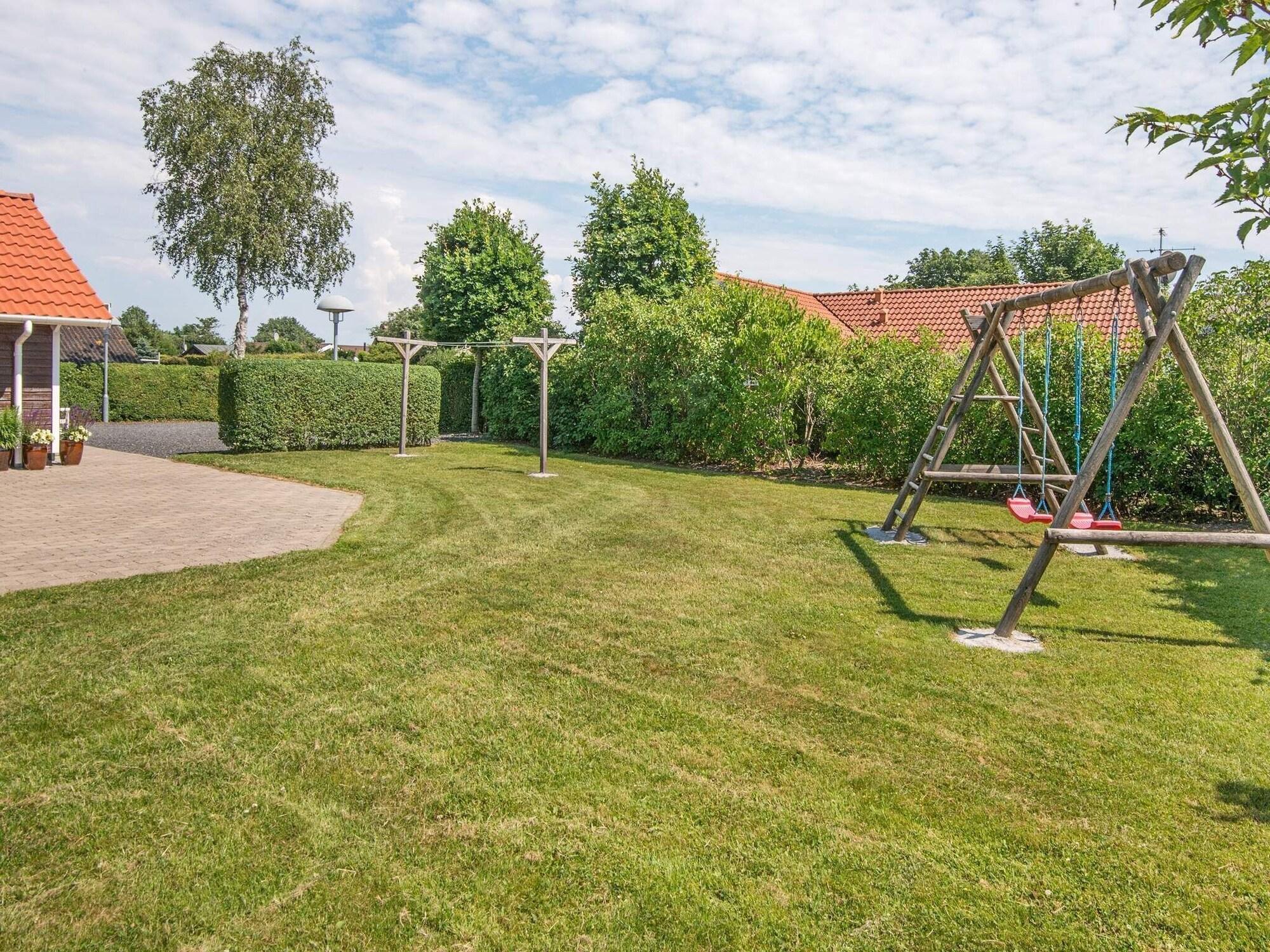 Instalaciones Recreativas Nestled in a tropical courtyard, a quiet getaway in South Beach.