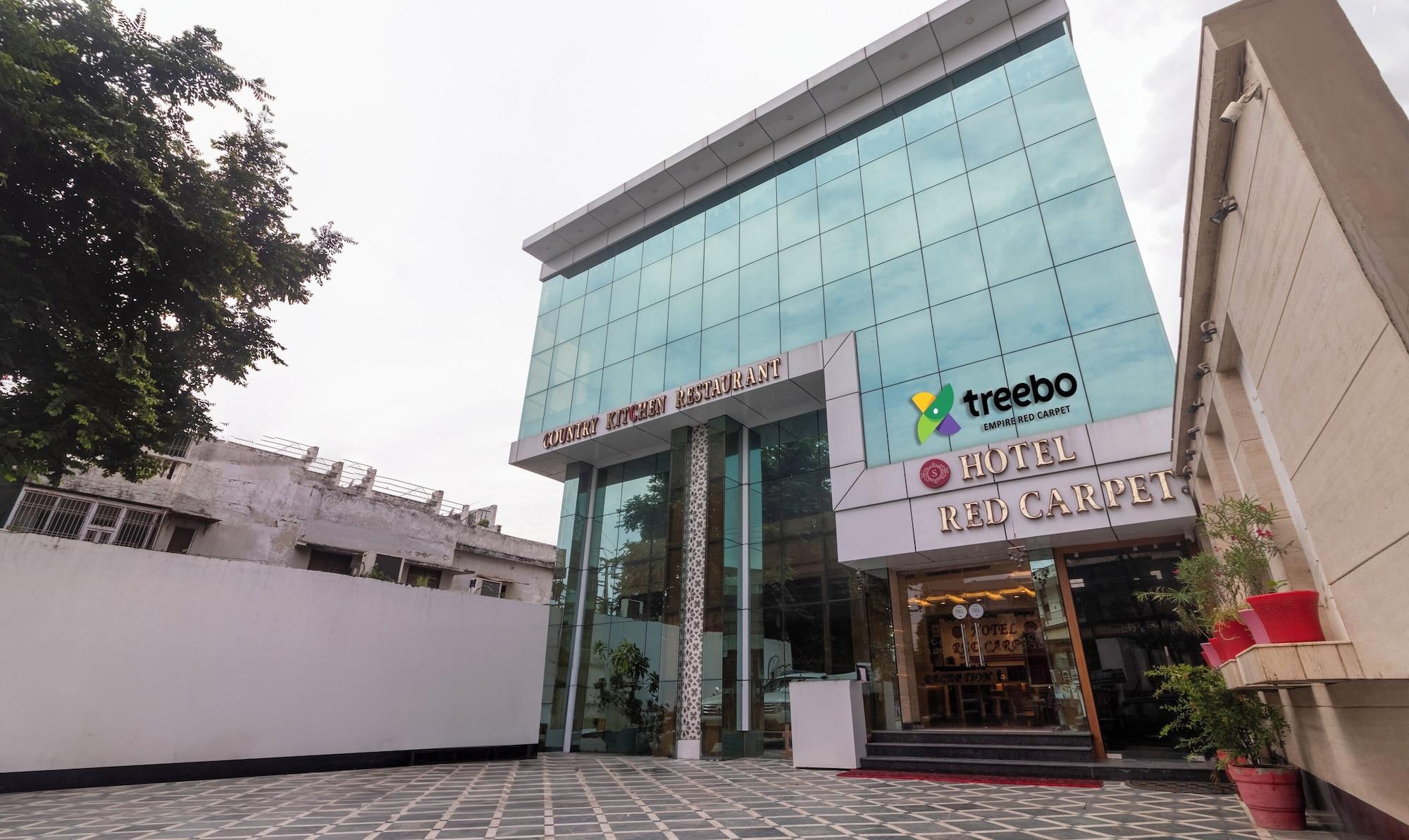 Vista Exterior Treebo Empire Red Carpet