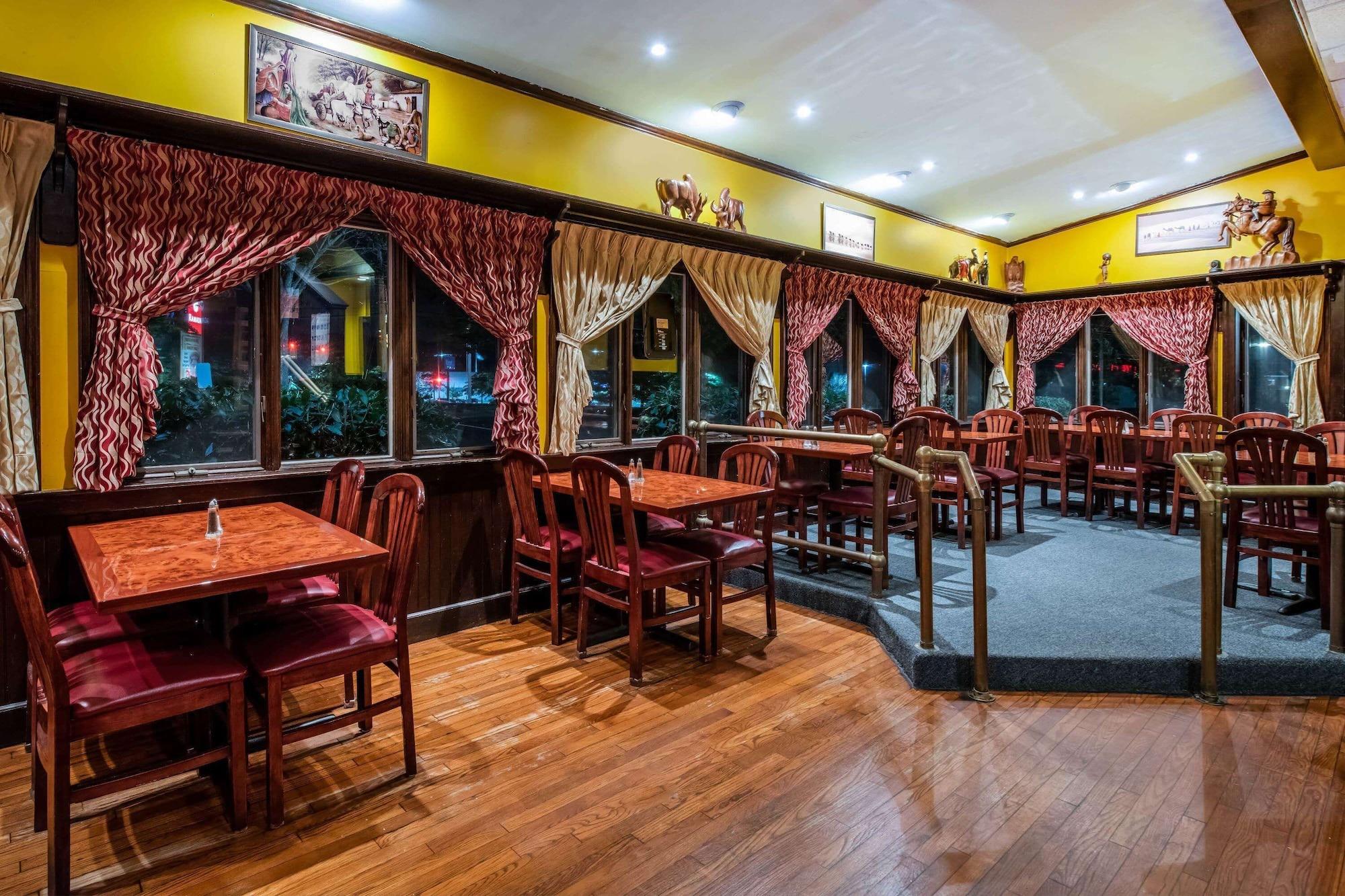 Restaurant Ramada by Wyndham Groton/Mystic