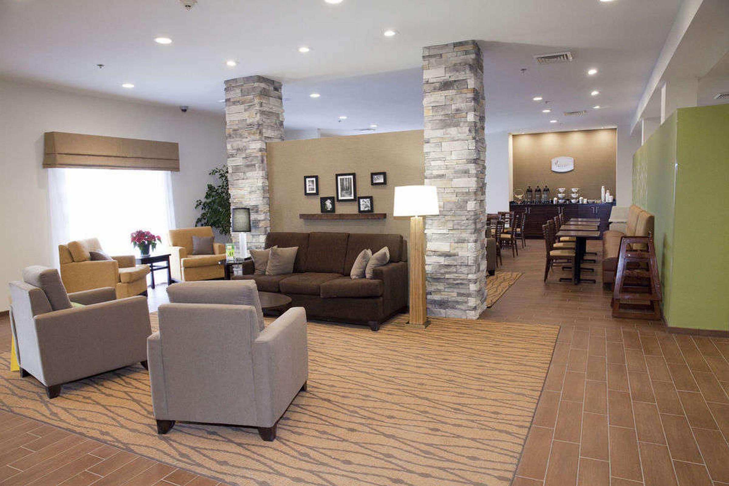 Vista Lobby Sleep Inn & Suites Belmont / St. Clairsville