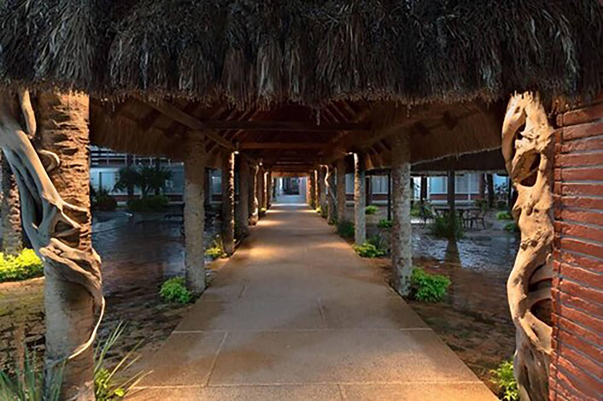 Vista Exterior Hotel Plaza Palmas