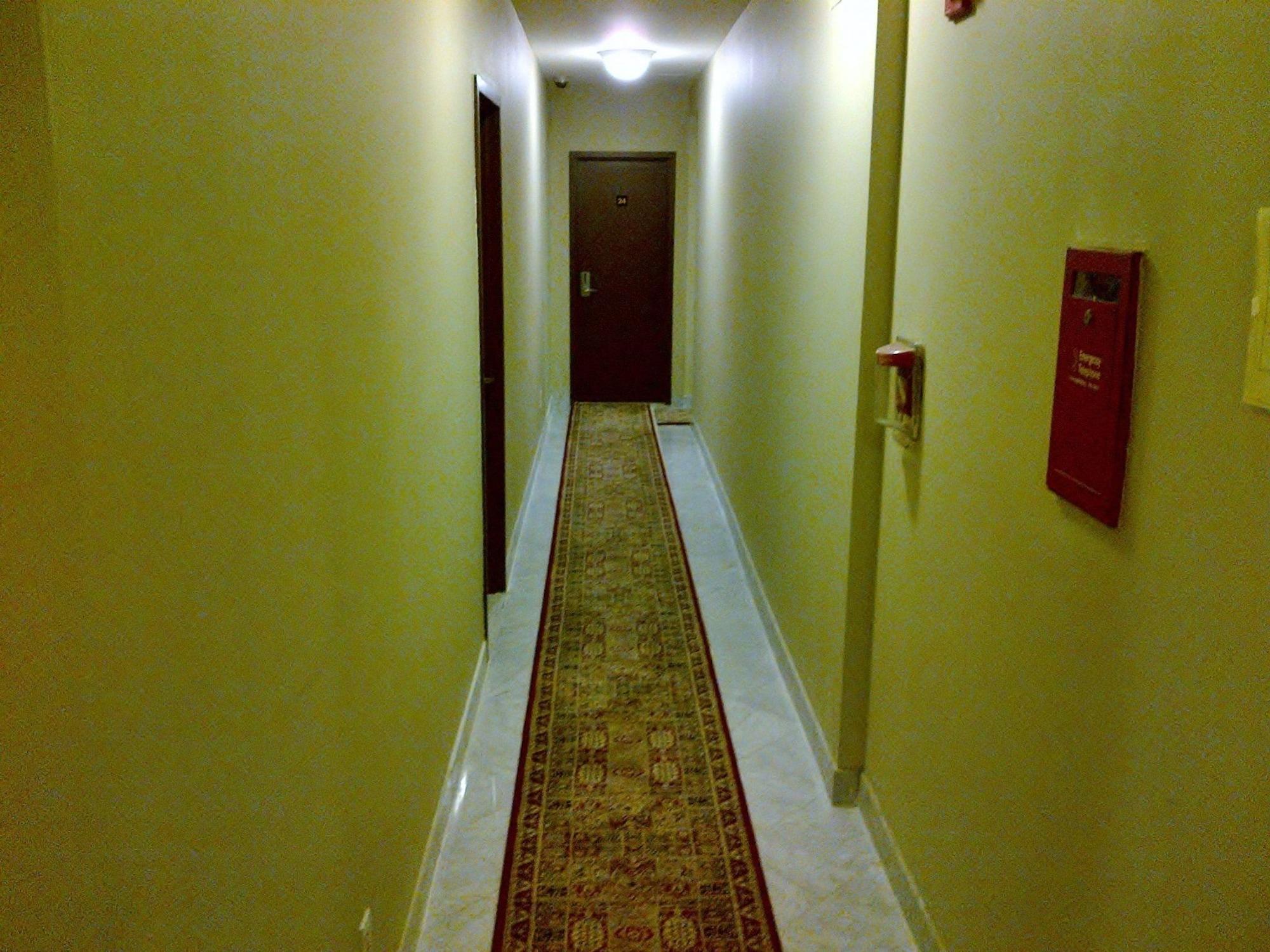 Varios St Marks Hotel