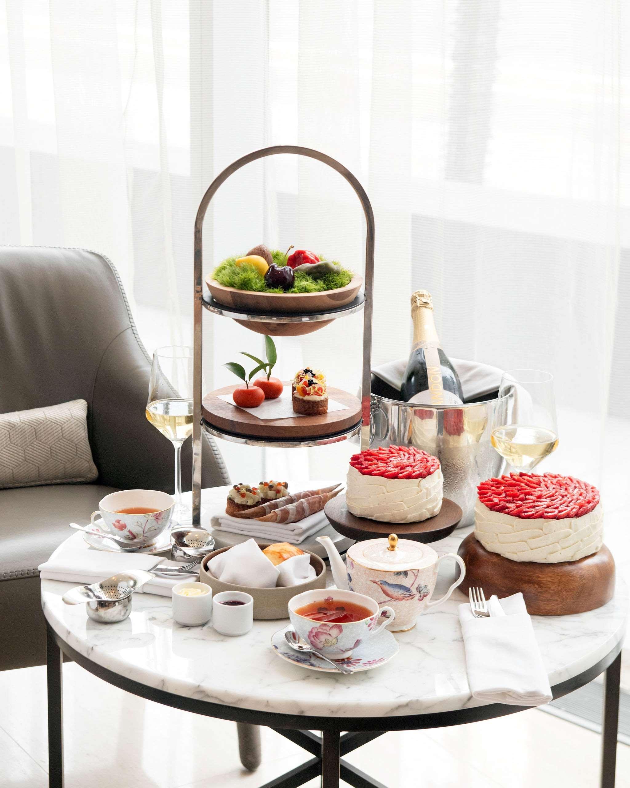 Vista Lobby Shangri-La Toronto