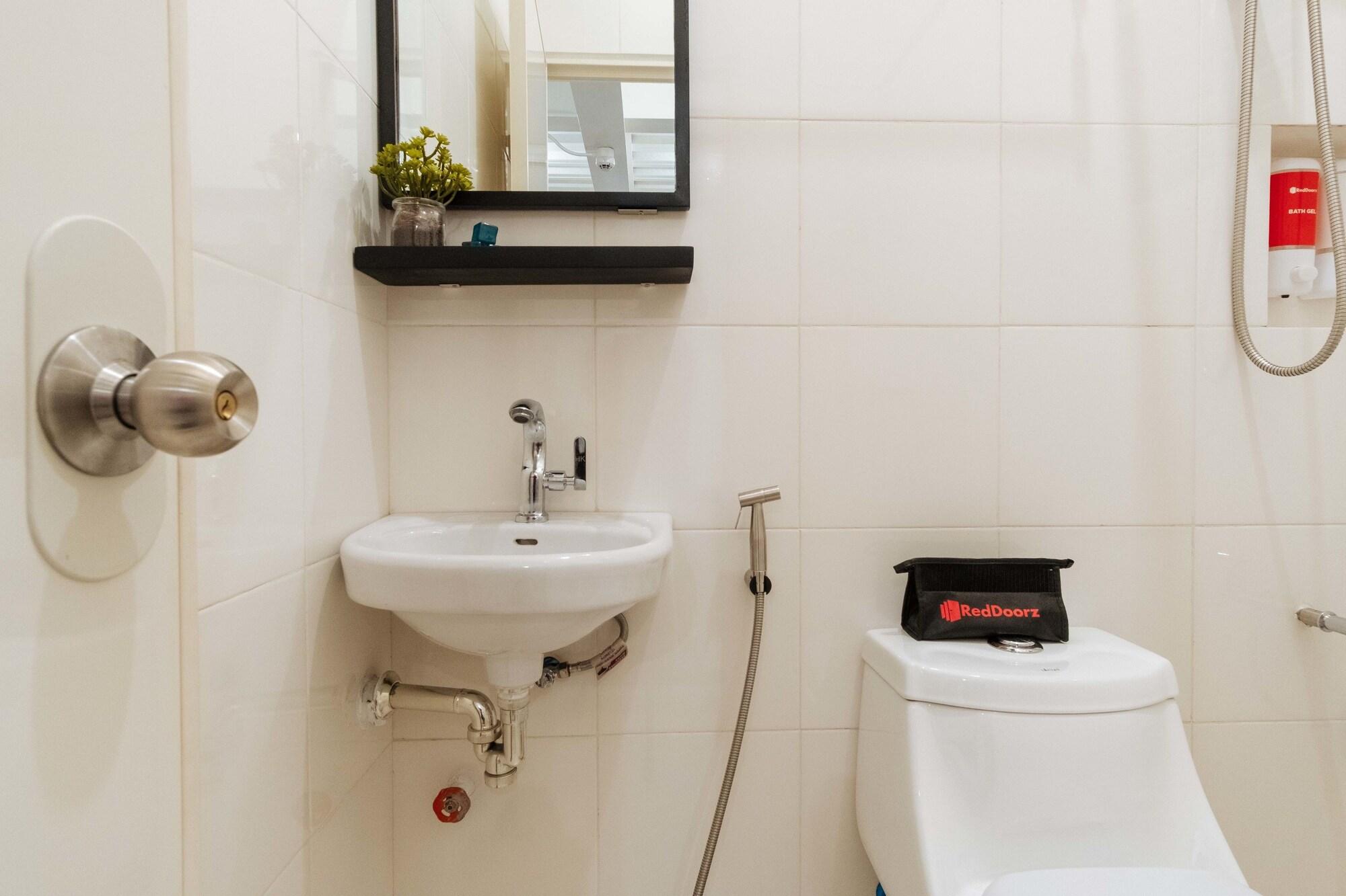 Equipamiento de Habitación RedDoorz Plus near UST Manila