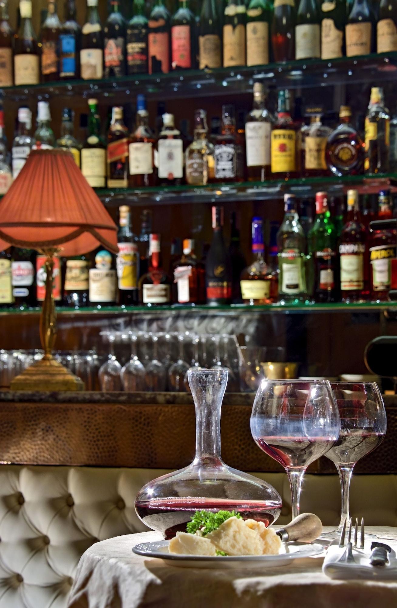 Bar/Salón Hotel Montecarlo