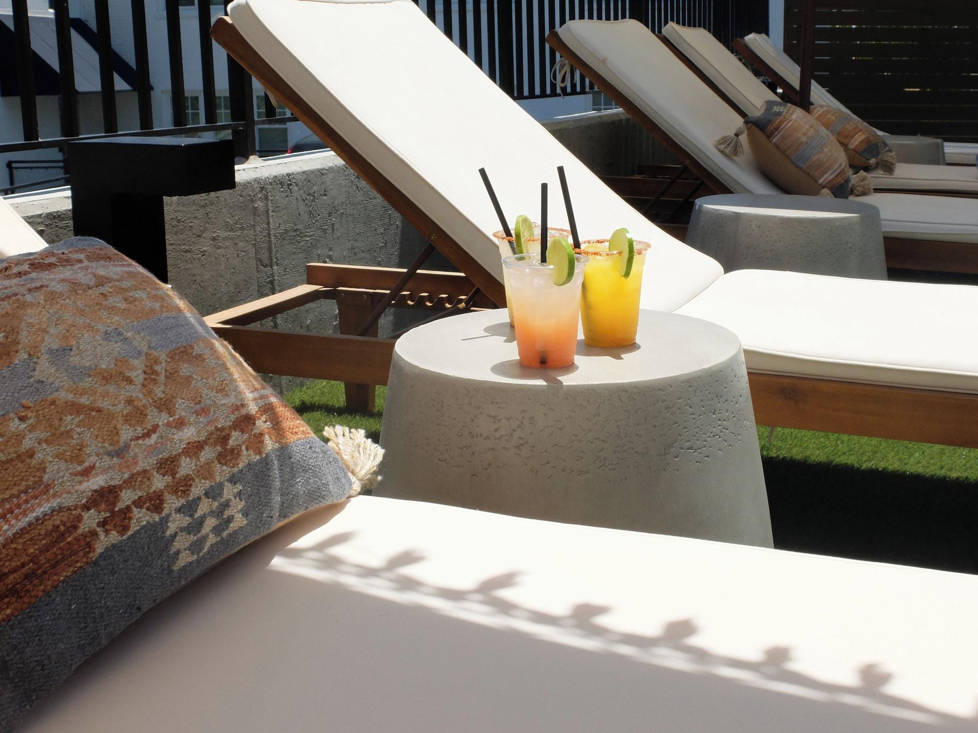 Vista Piscina Brut Hotel