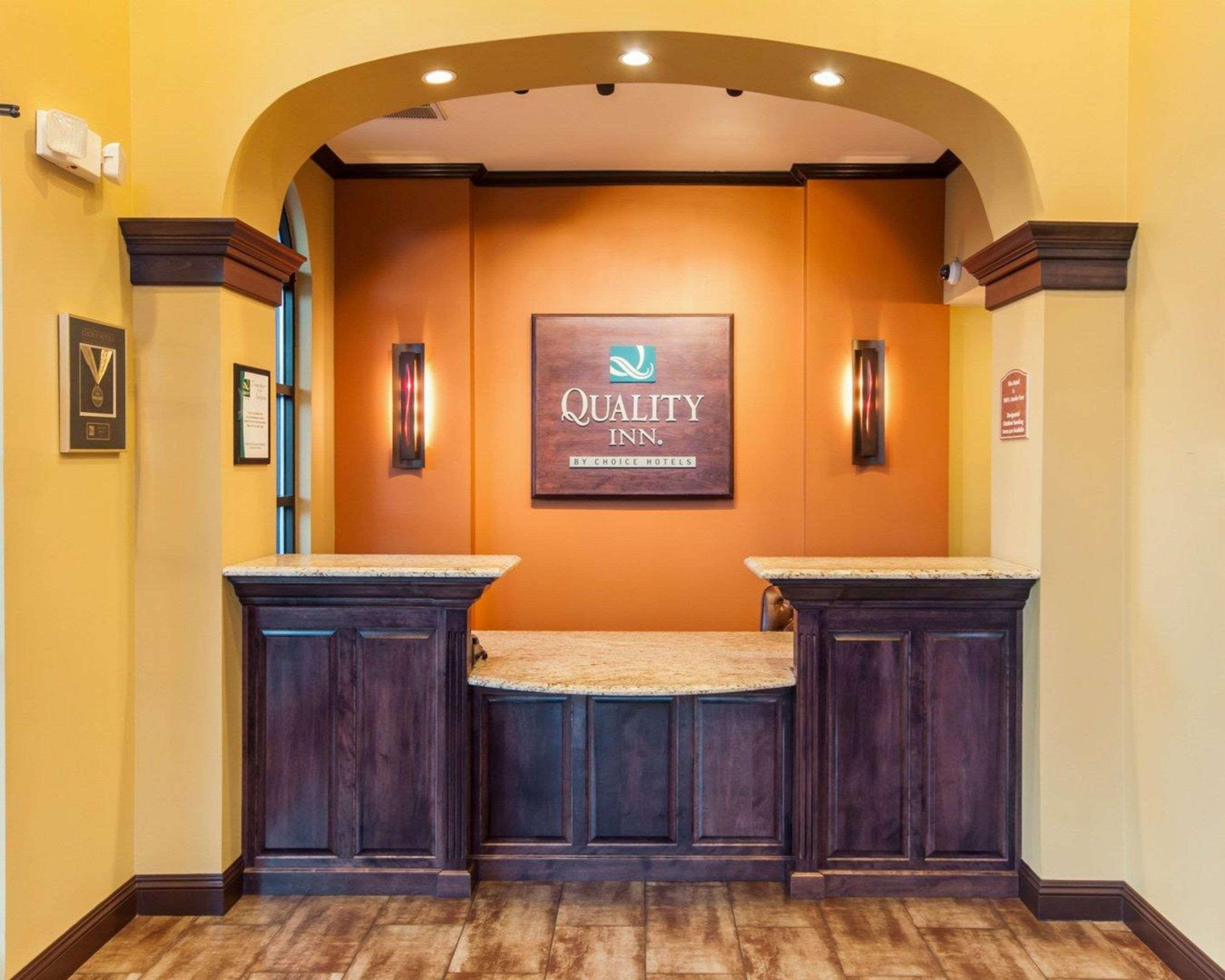 Vista Lobby Quality Inn Chico