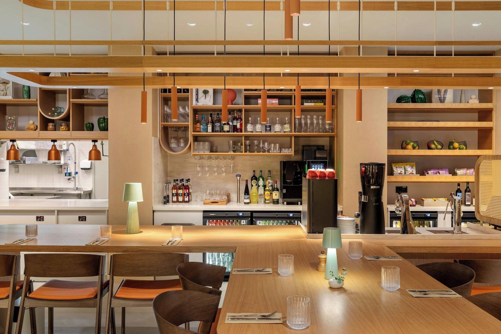 Bar/lounge Element by Marriott Wroclaw
