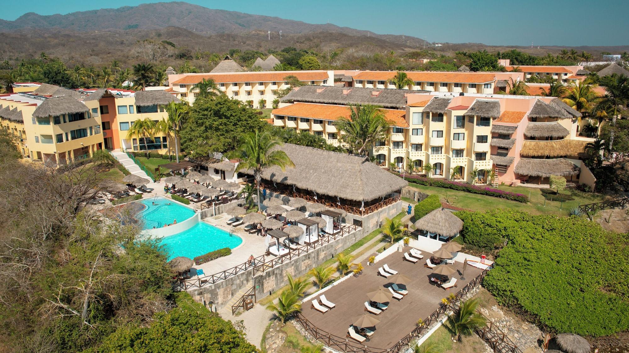 Vista Exterior Family Selection at Grand Palladium Vallarta Resort & Spa - All Inclusive