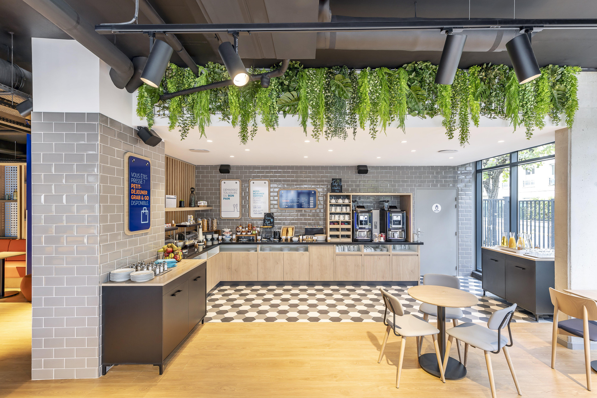 Restaurant Holiday Inn Express Paris Poissy by IHG