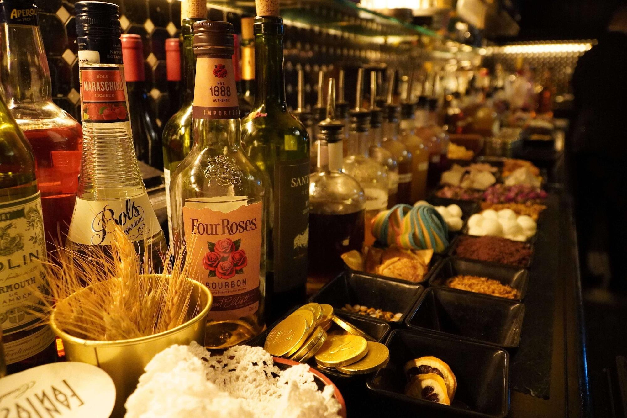 Vista Lobby PLAY Seaport Suite Hotel TLV