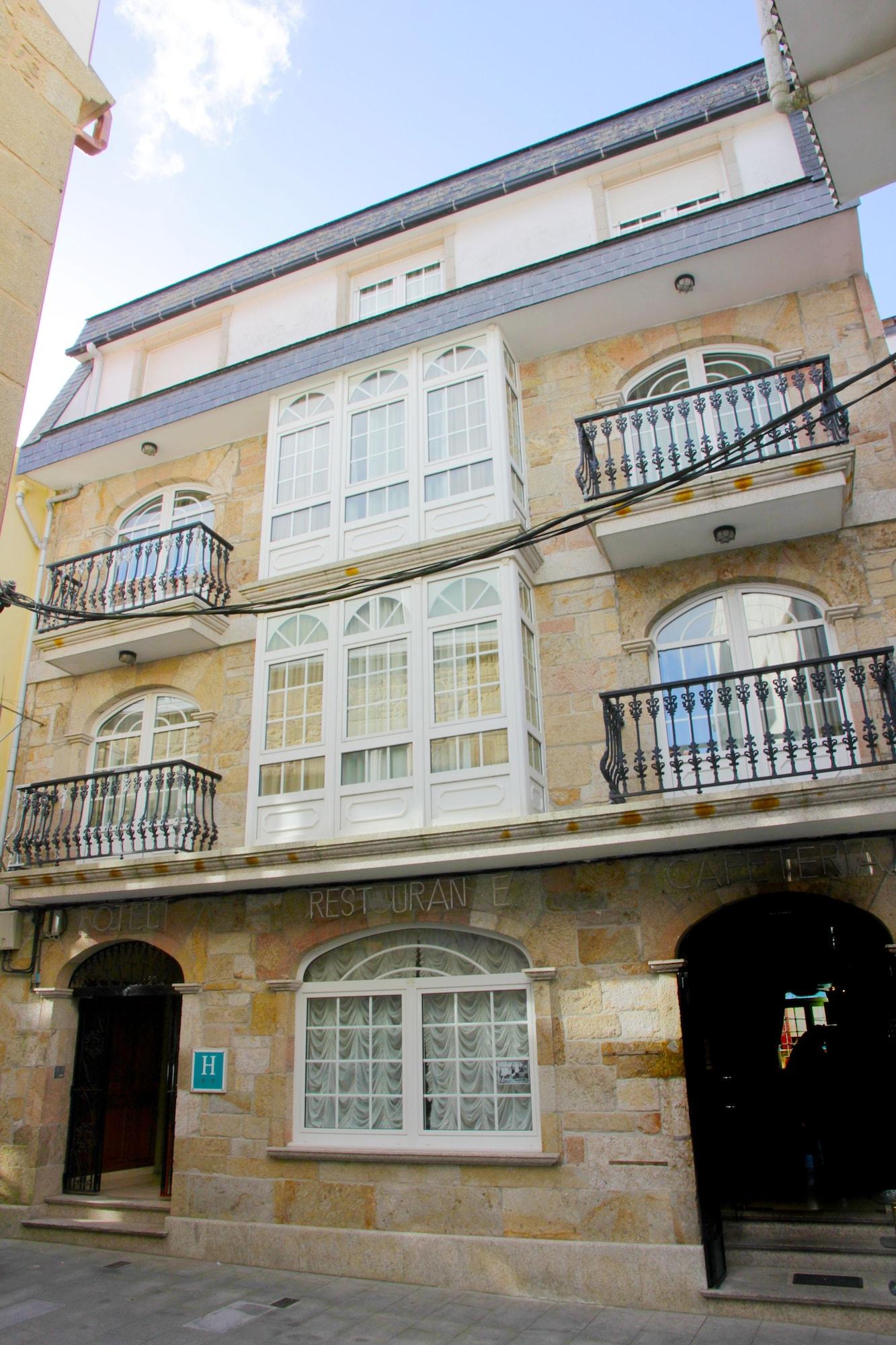 Vista Exterior Hotel LARRY