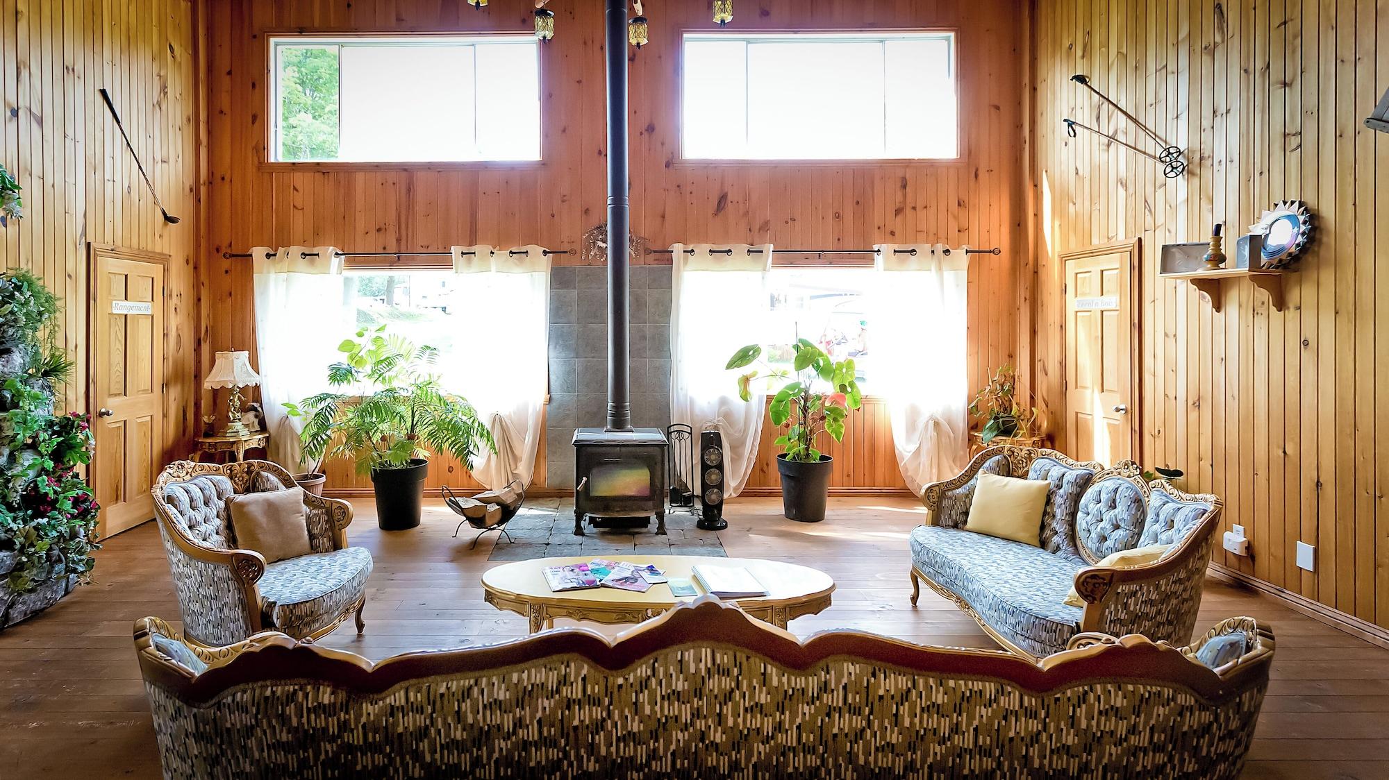 Vista Lobby Auberge Papillon Lune