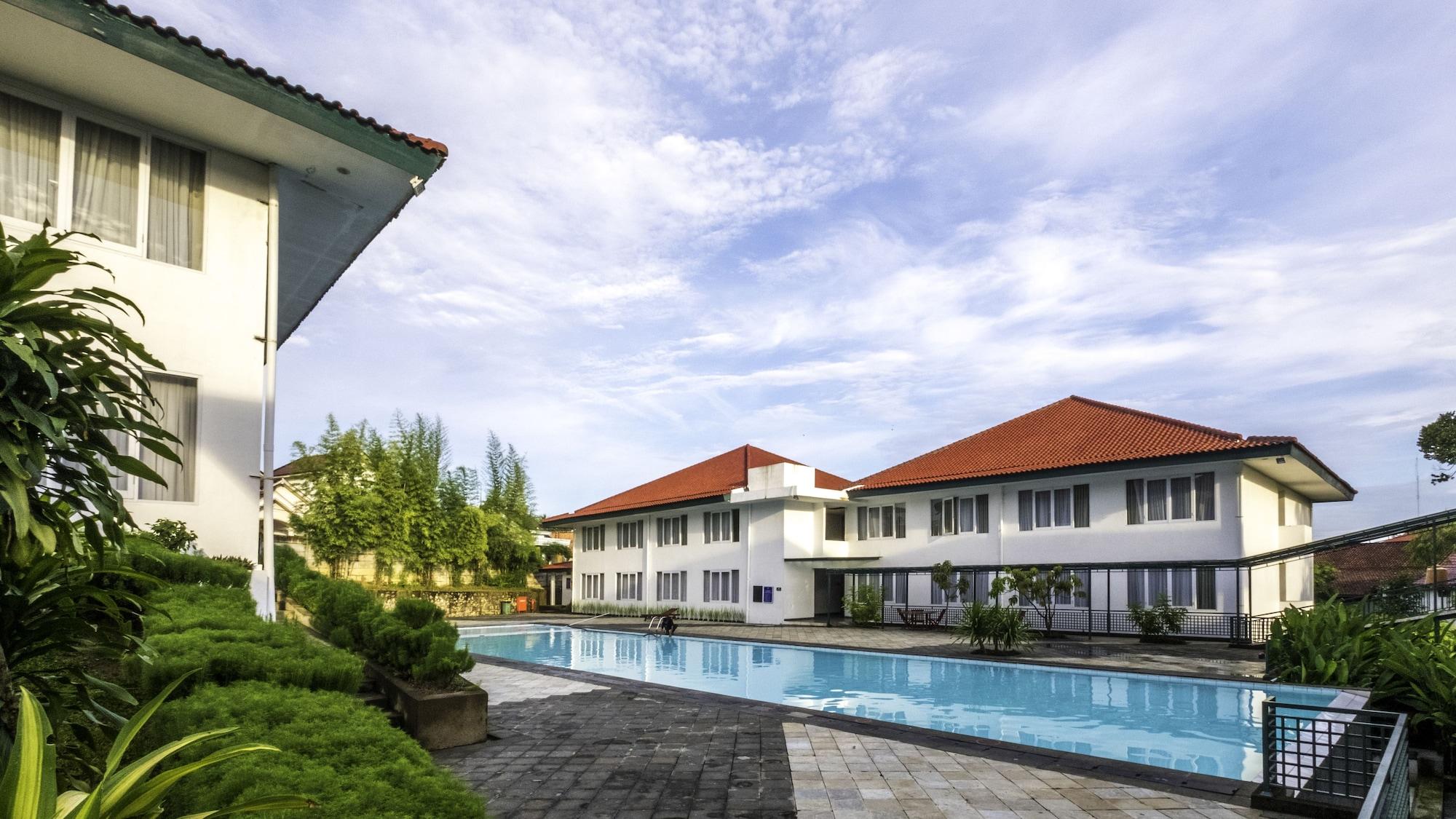 Vista Piscina Griya Sintesa Muara Enim