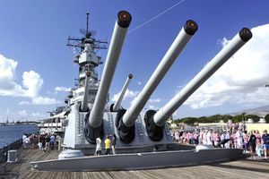 Actividad - Visita al USS Arizona Memorial, al acorazado USS Missouri y recorrido por la ciudad de Honolulu