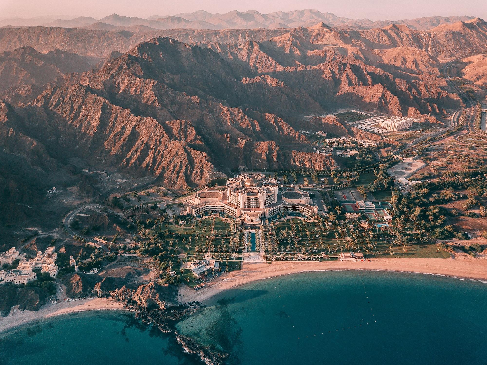 Vista Exterior Al Bustan Palace, a Ritz-Carlton Hotel