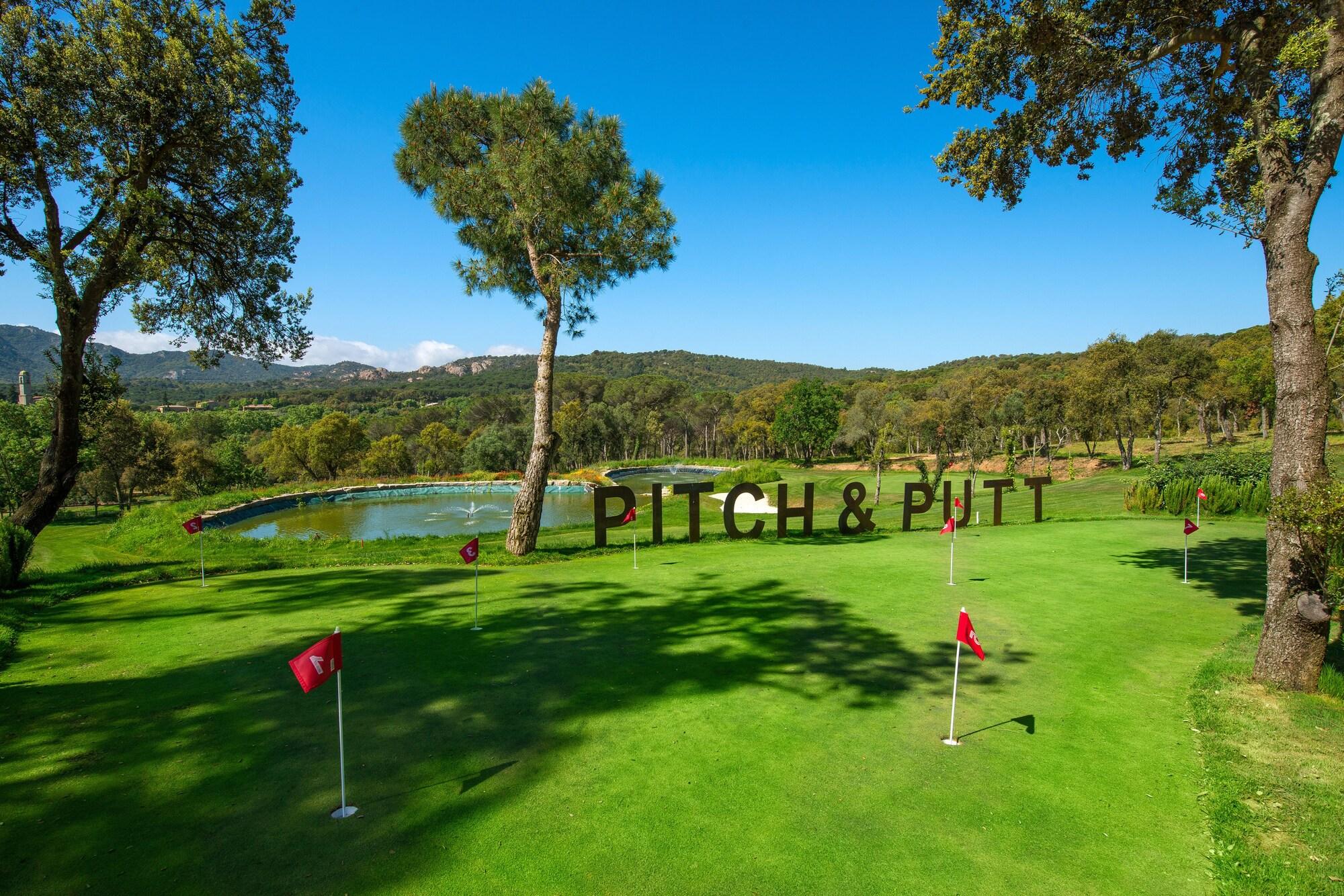Campo de Golf Suites Natura Mas Tapiolas