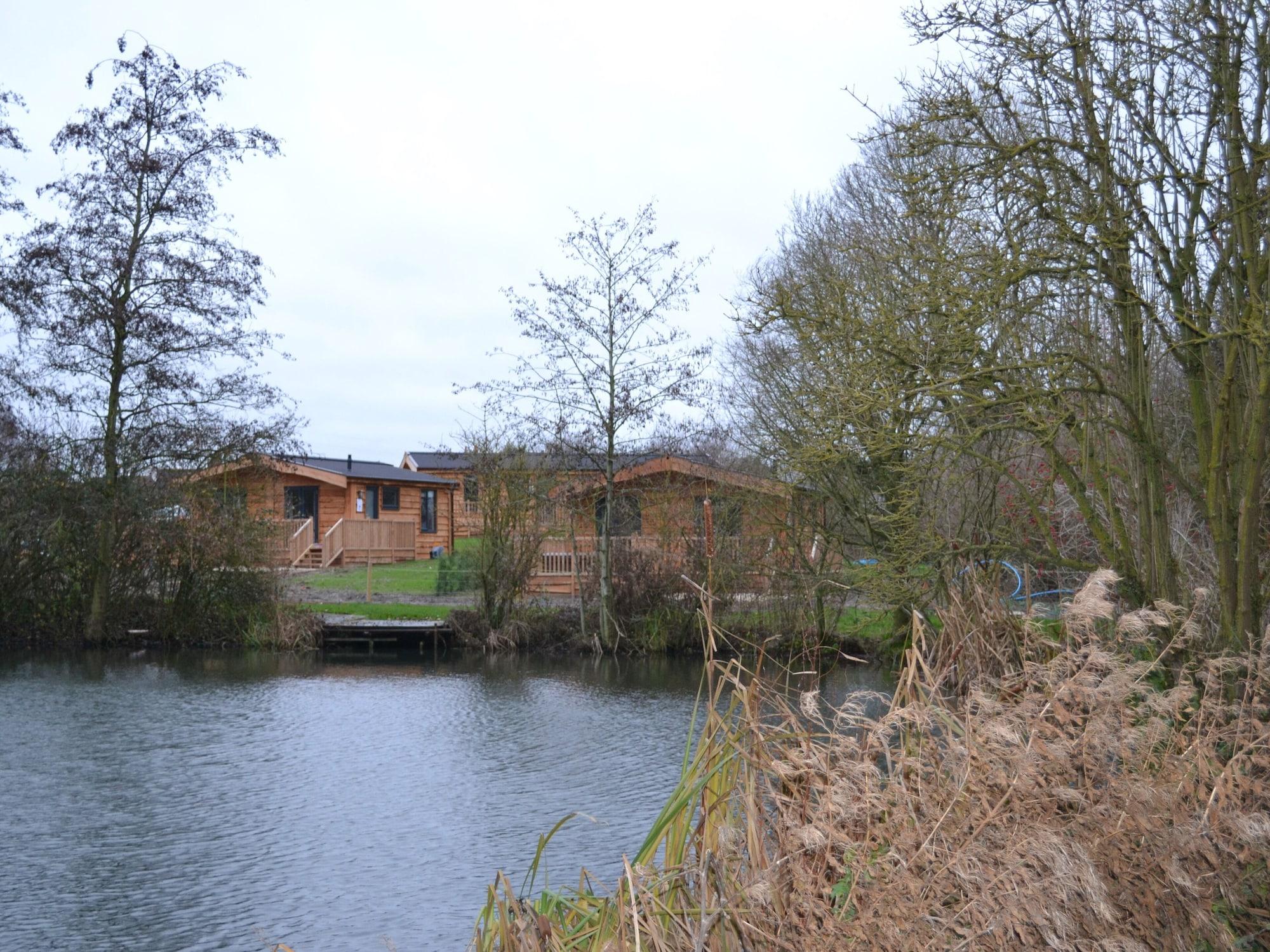 Varios The Chiltern Lodges at Upper Farm Henton