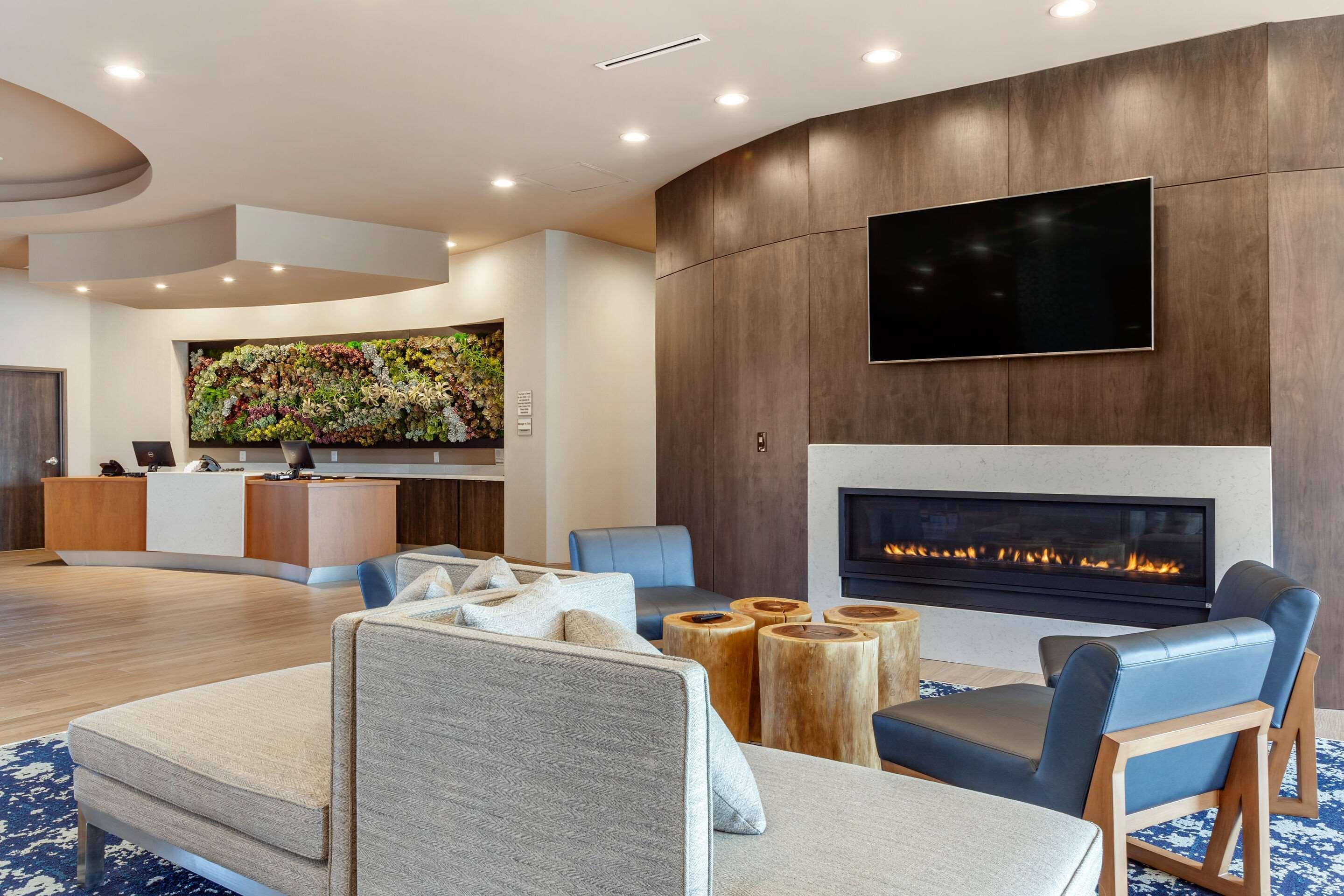 Vista Lobby Cambria Hotel Orlando Universal Blvd