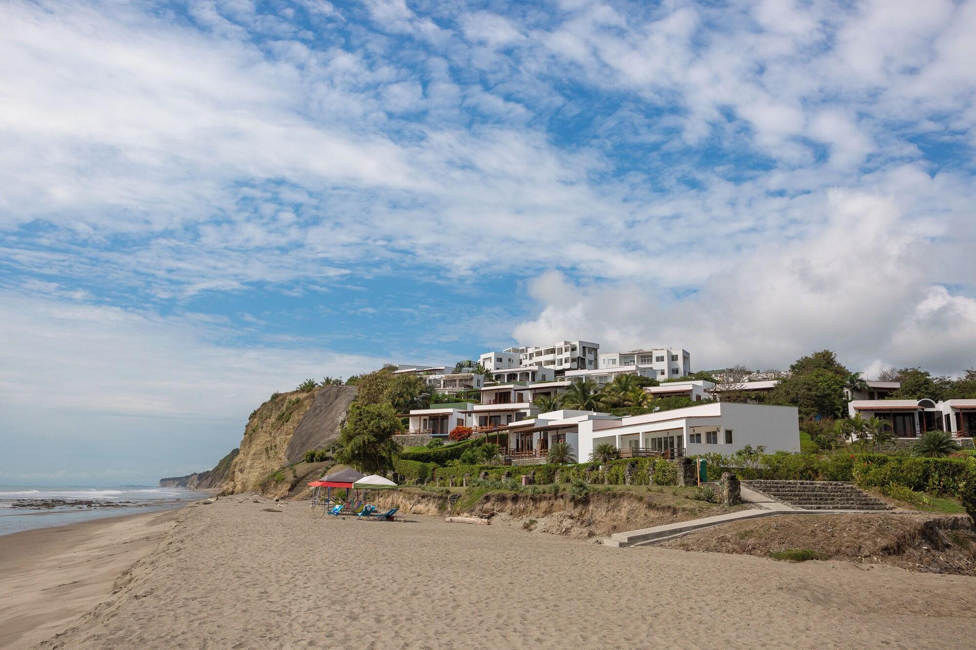 Vista Exterior Jama Campay - Homes Resort & Spa