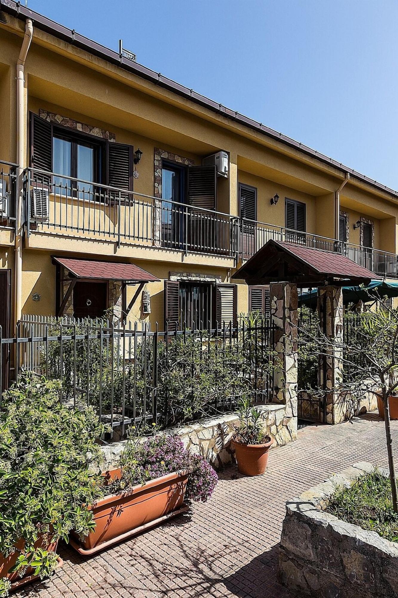 Vista Exterior Bed & Breakfast Marina D'Aspra